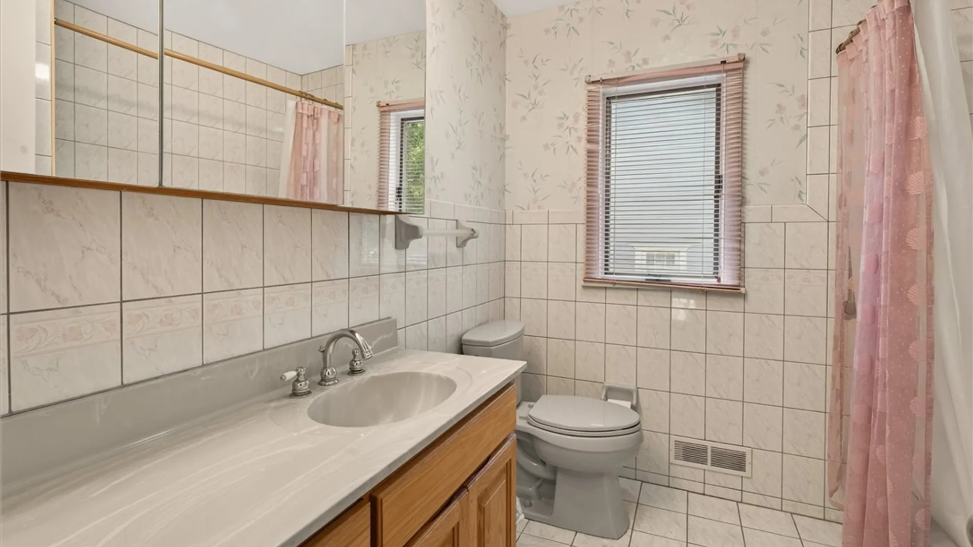 Property at 162 Belcoda Dr, Irondequoit, NY 14617 33