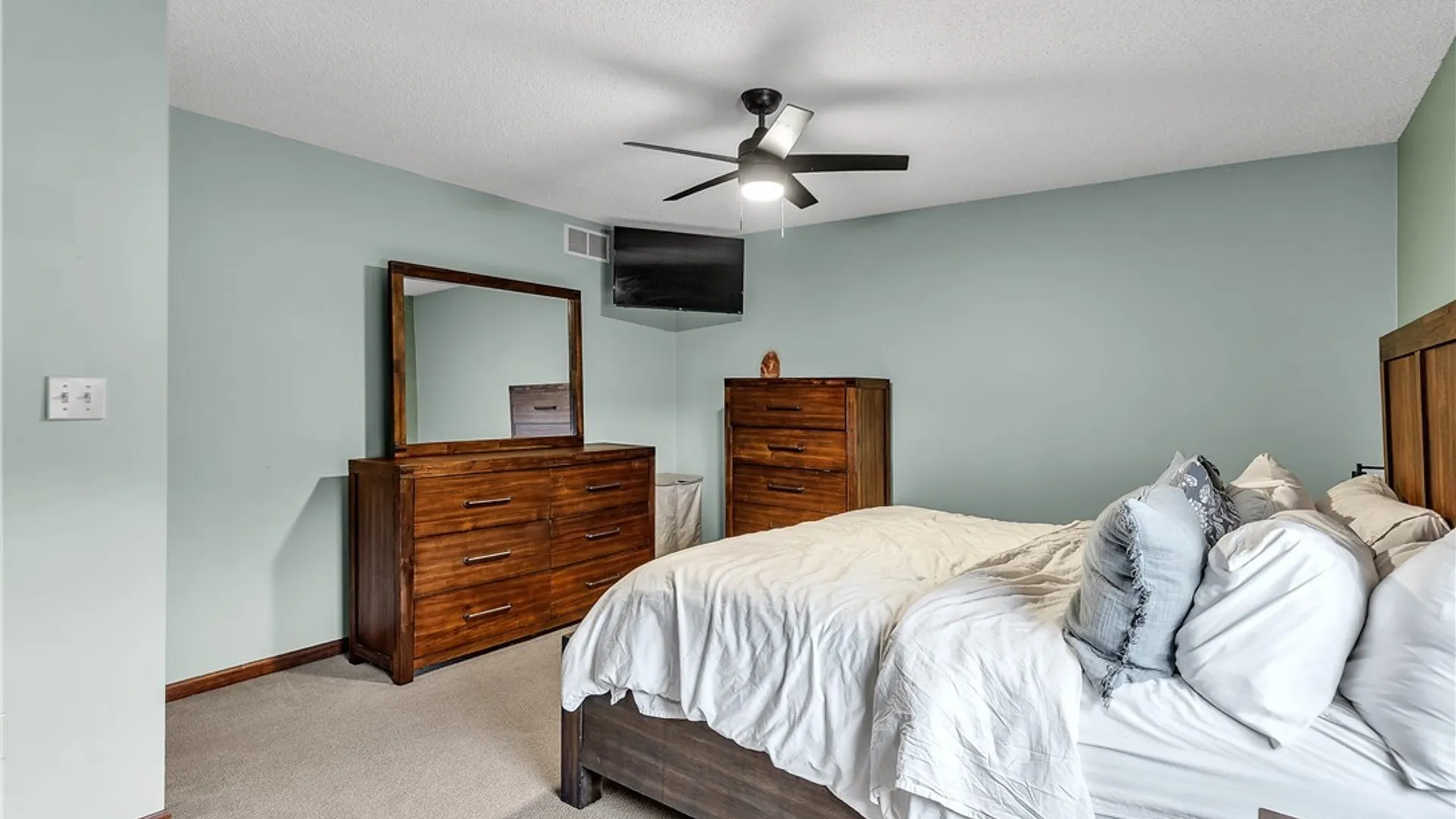 Property at 7134 Marigold Drive, Wheatfield, NY 14120 35