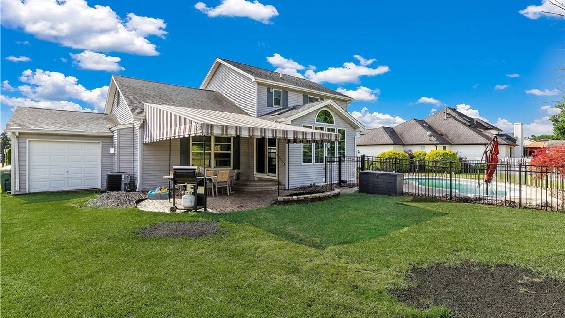 Property at 7134 Marigold Drive, Wheatfield, NY 14120 4