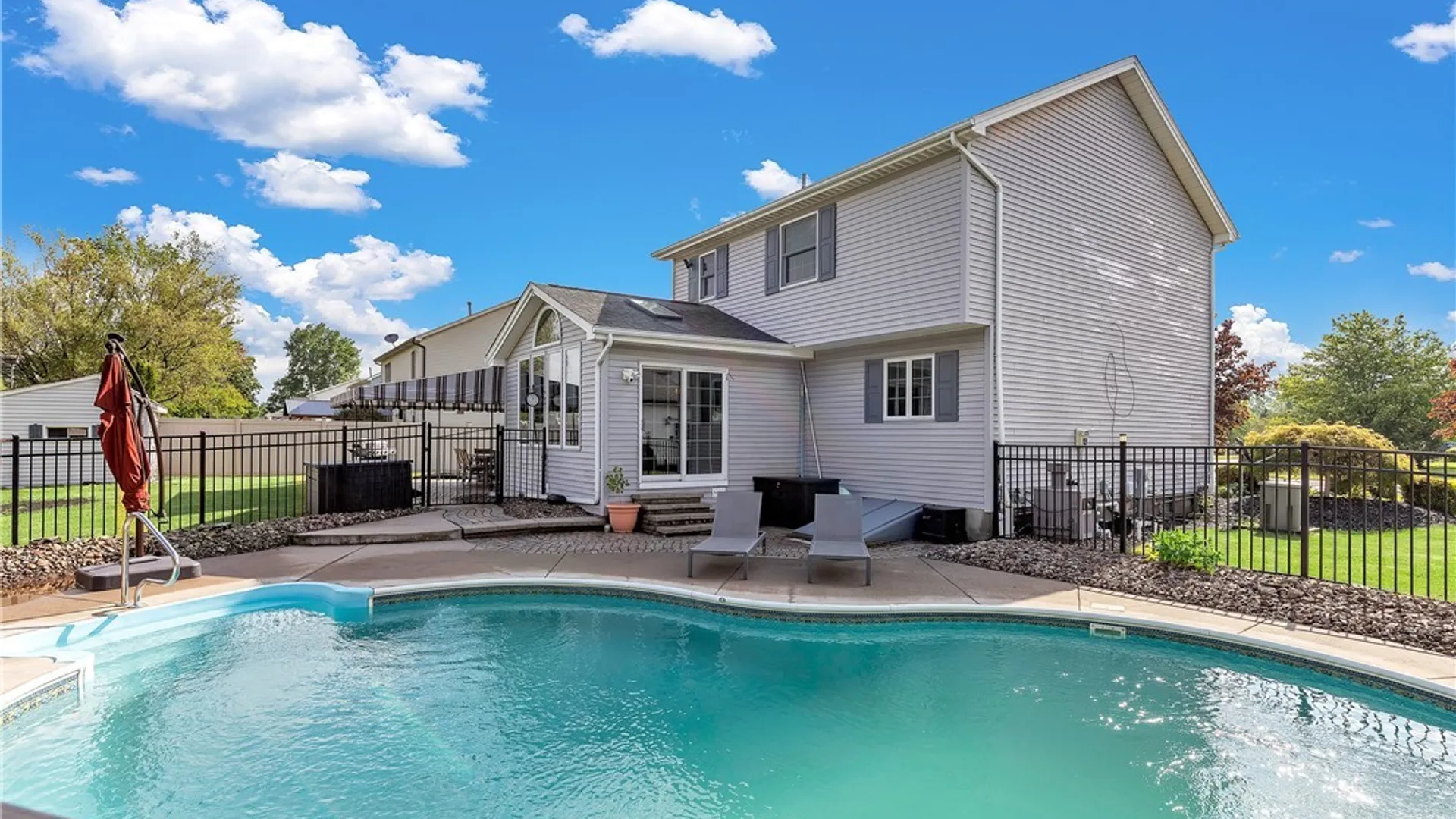 Property at 7134 Marigold Drive, Wheatfield, NY 14120 6