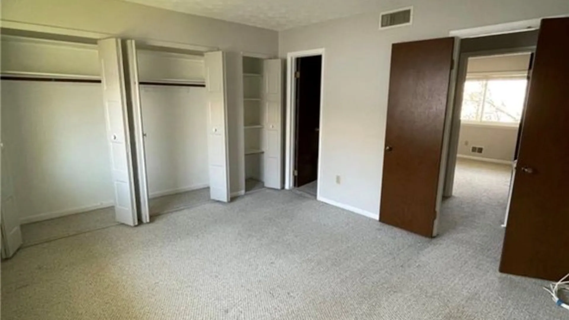Property at 422 Eastbrooke Lane, Brighton, NY 14618 10