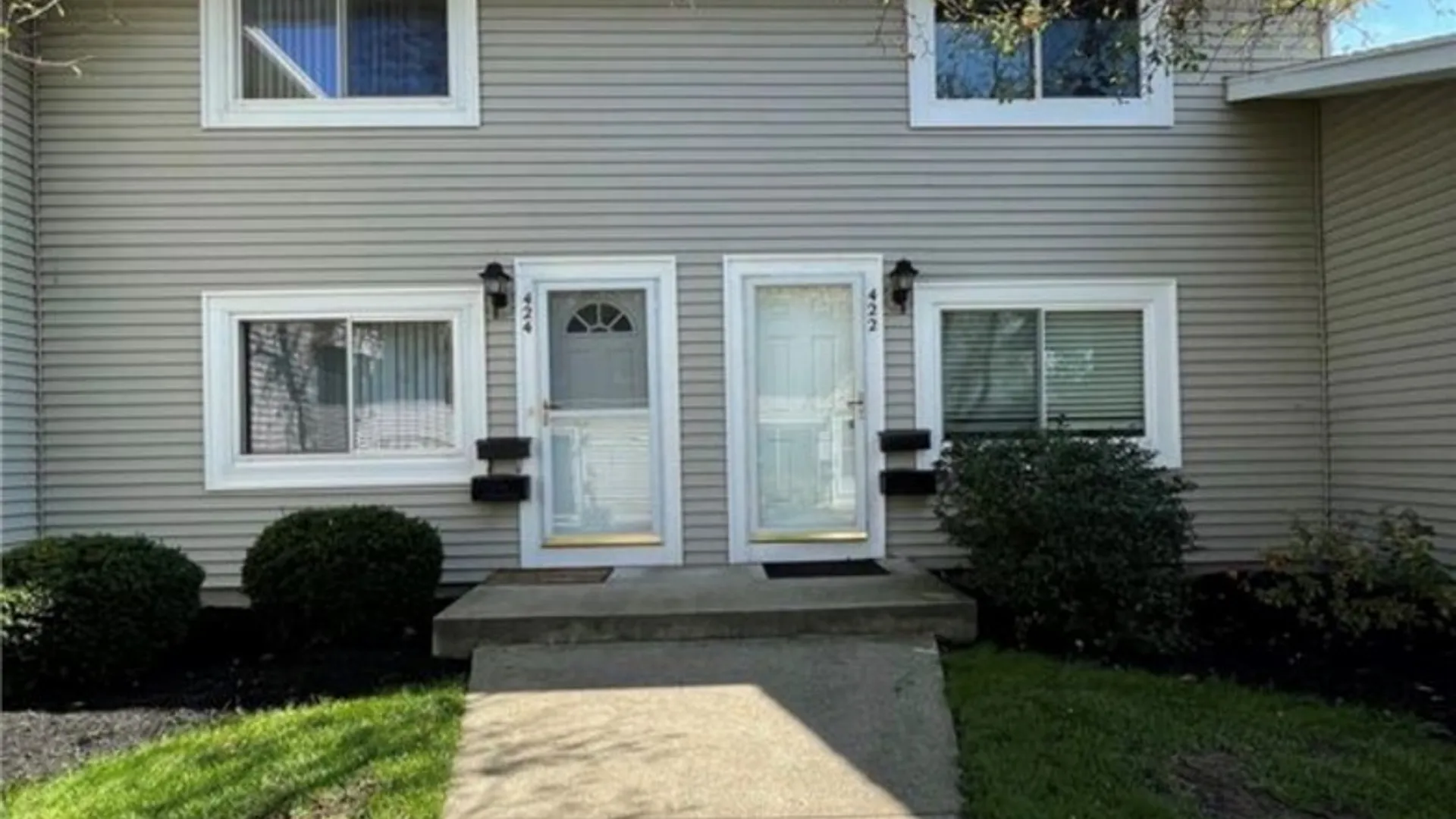 Property at 422 Eastbrooke Lane, Brighton, NY 14618 2