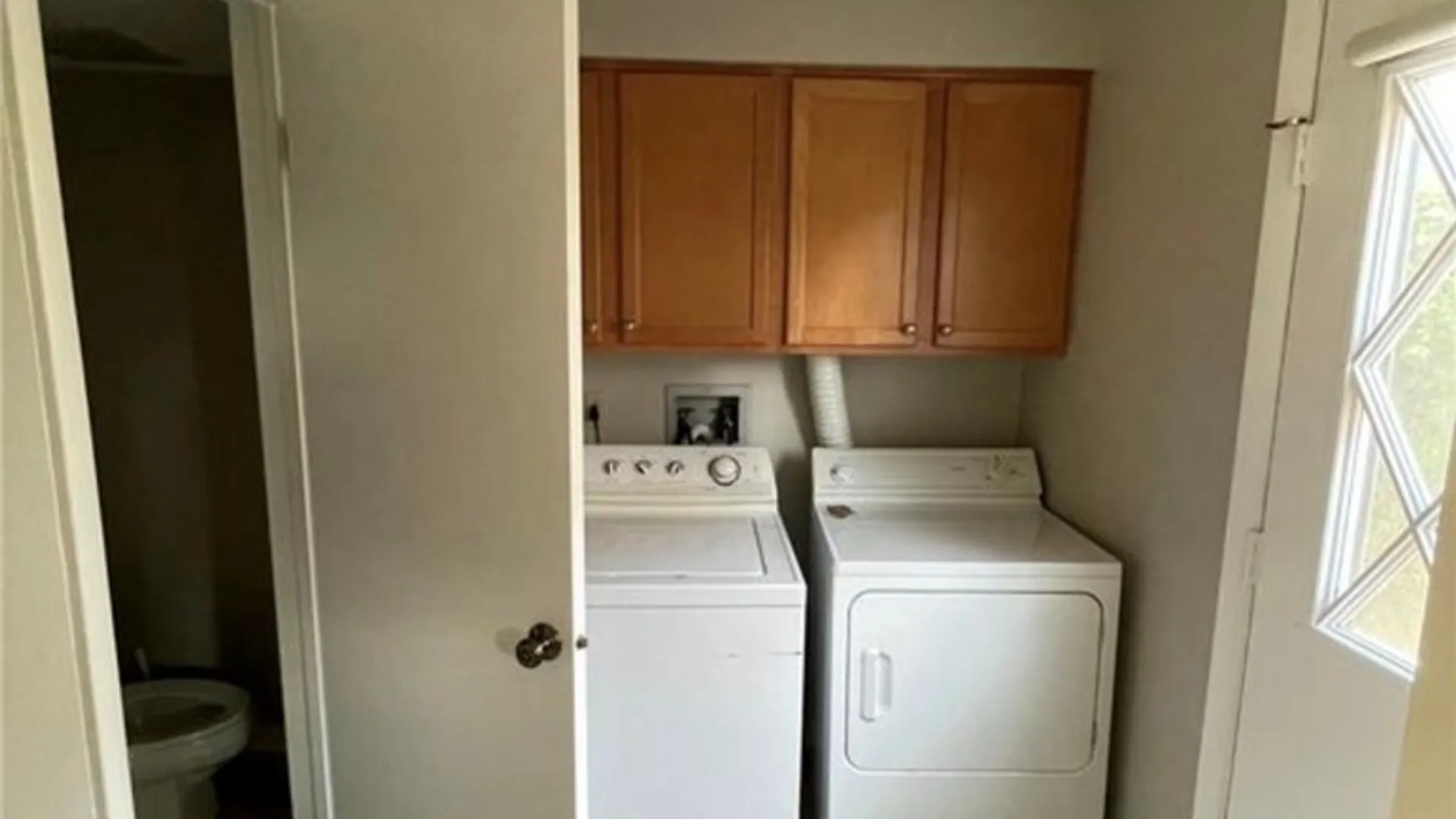 Property at 422 Eastbrooke Lane, Brighton, NY 14618 7