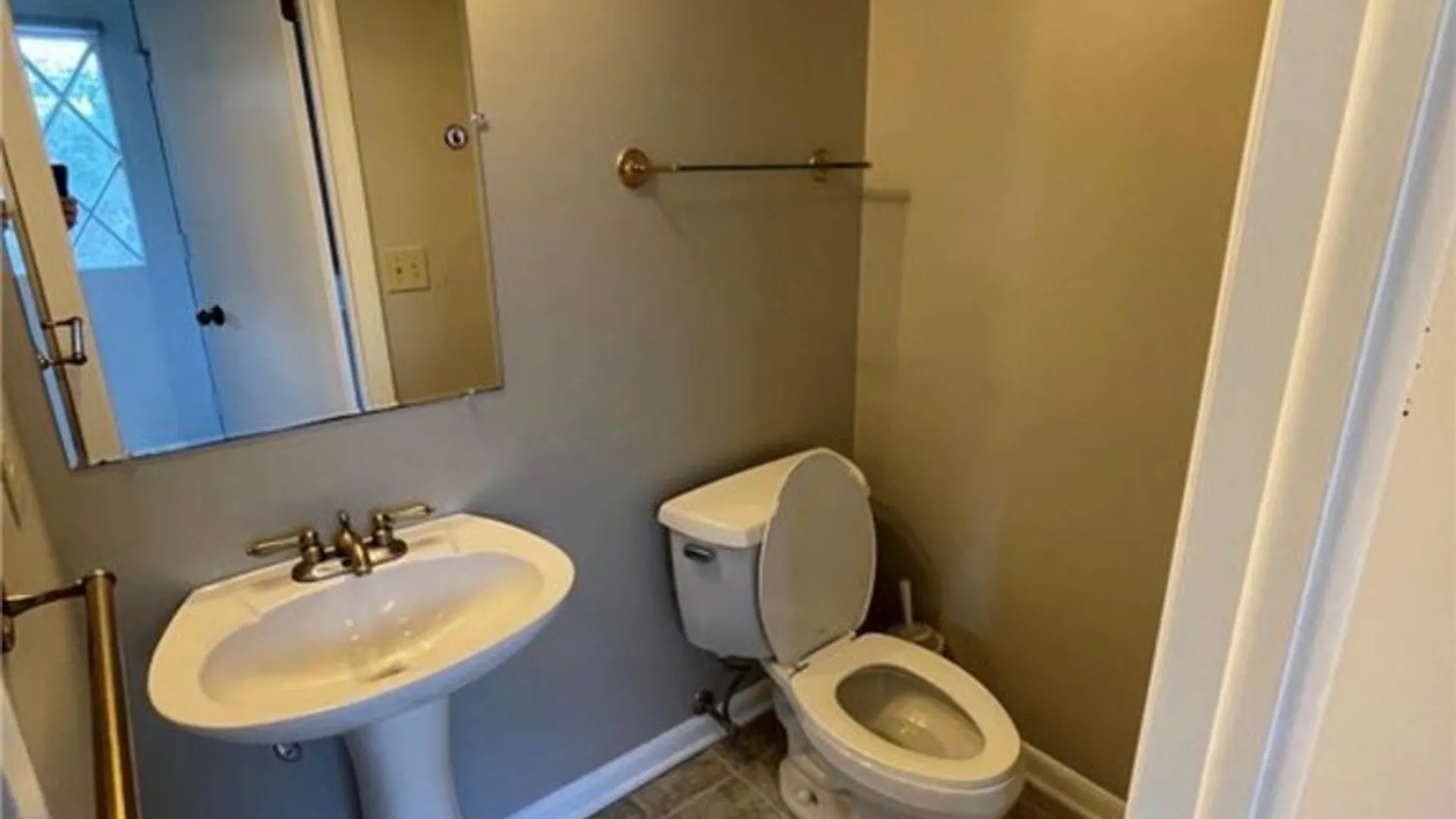 Property at 422 Eastbrooke Lane, Brighton, NY 14618 8