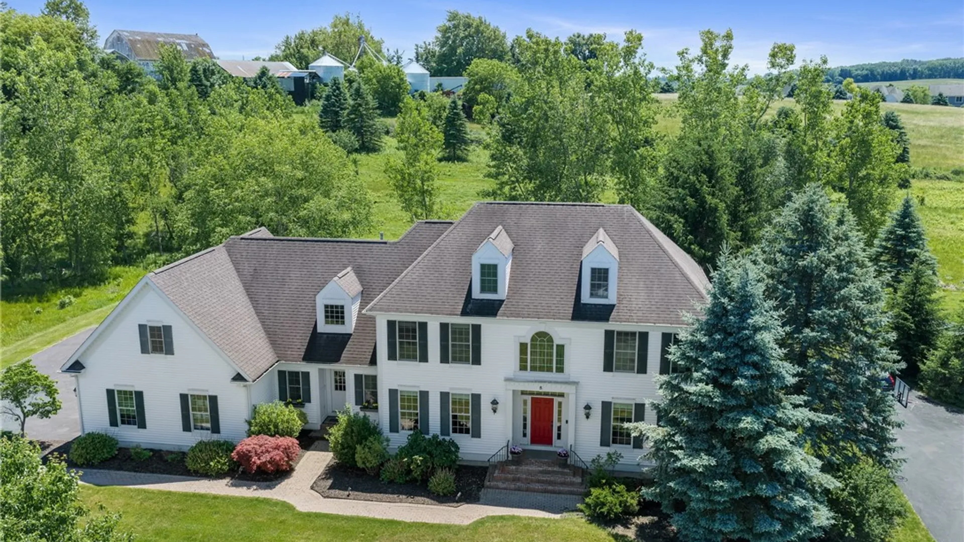 Property at 8 Turning Leaf Drive, Pittsford, NY 14534 3