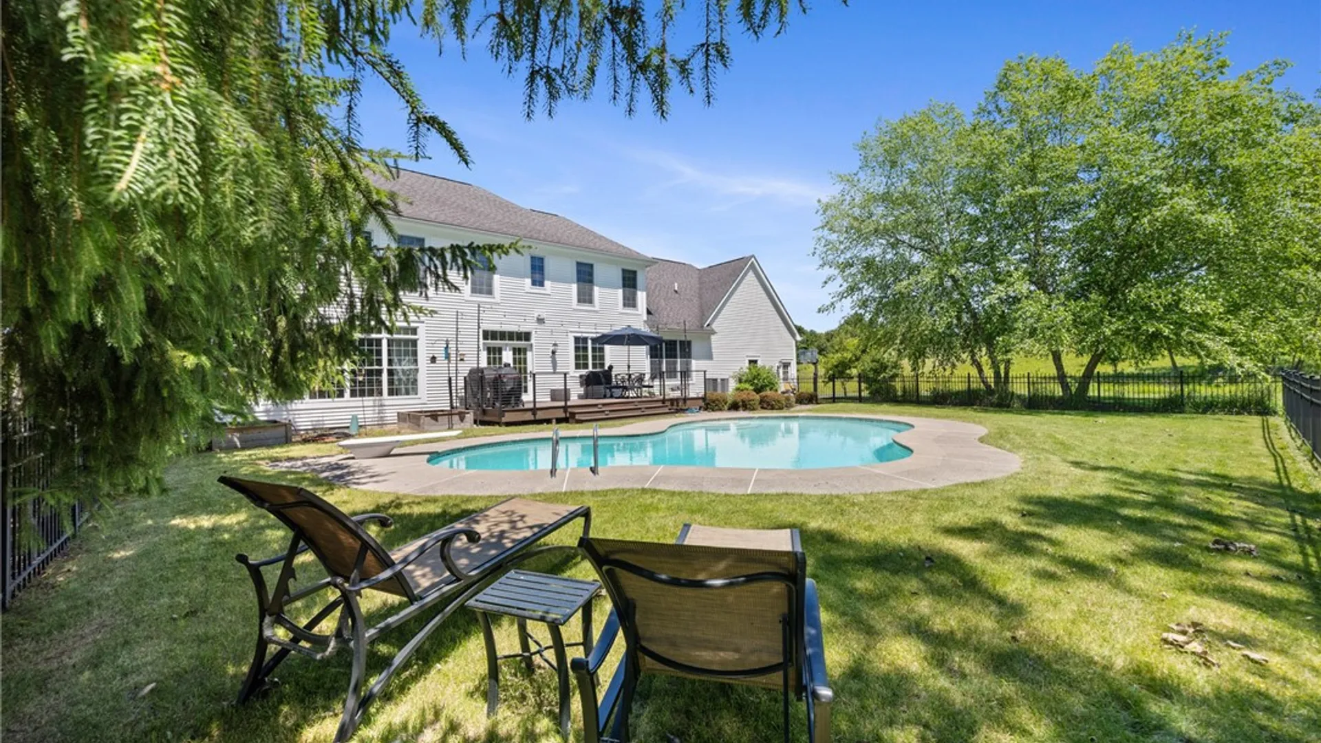 Property at 8 Turning Leaf Drive, Pittsford, NY 14534 47