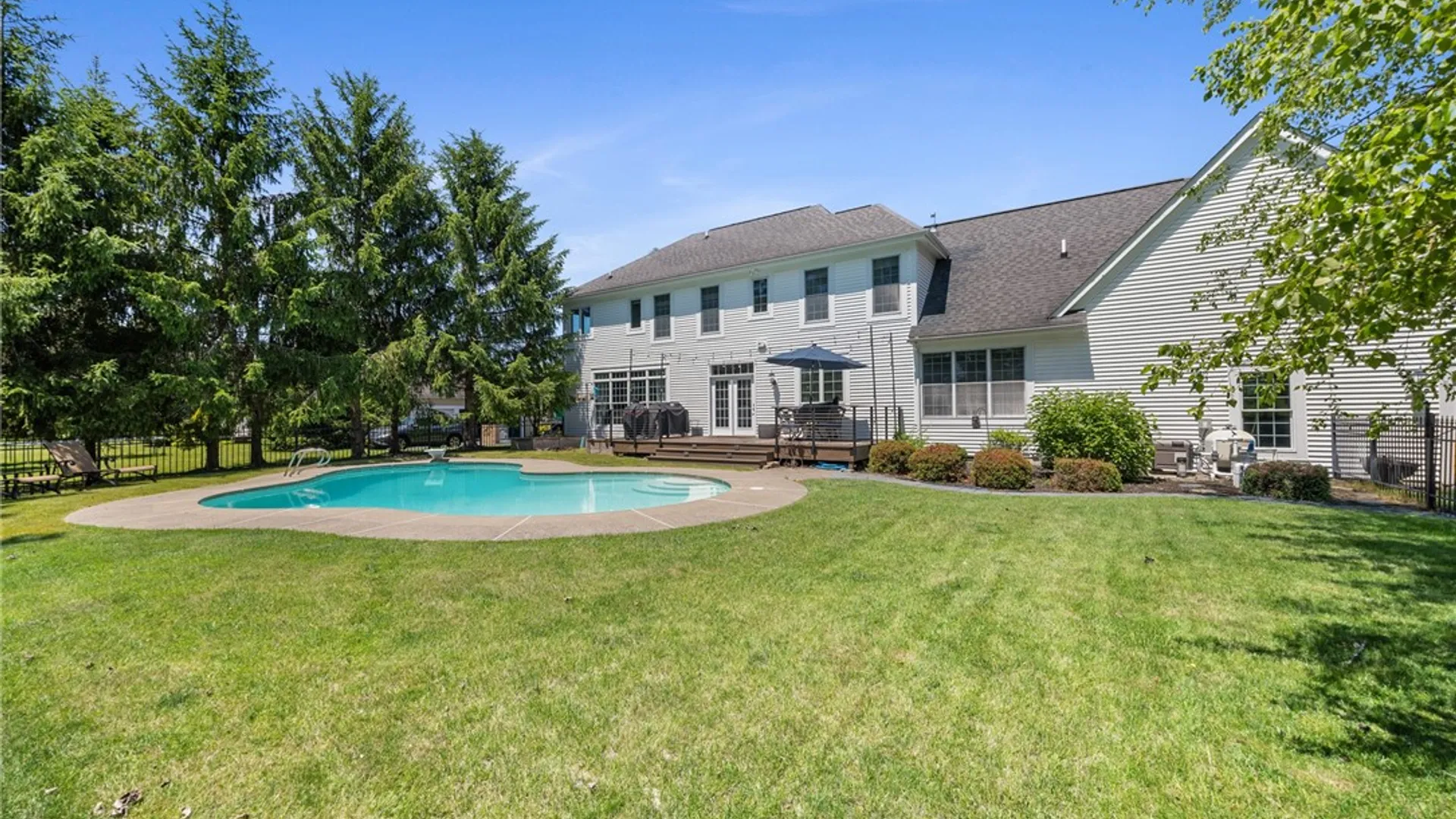 Property at 8 Turning Leaf Drive, Pittsford, NY 14534 48