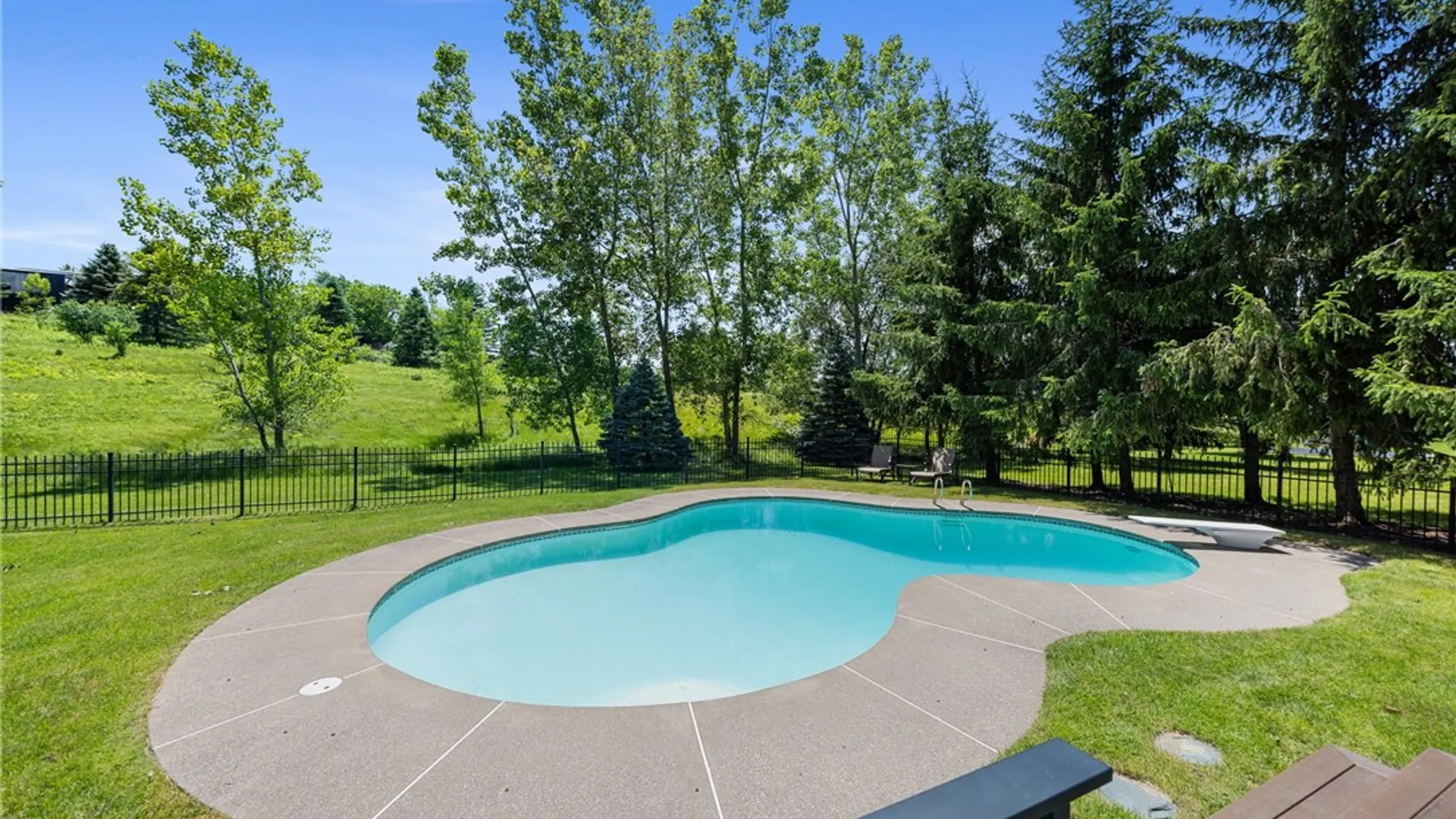 Property at 8 Turning Leaf Drive, Pittsford, NY 14534 49