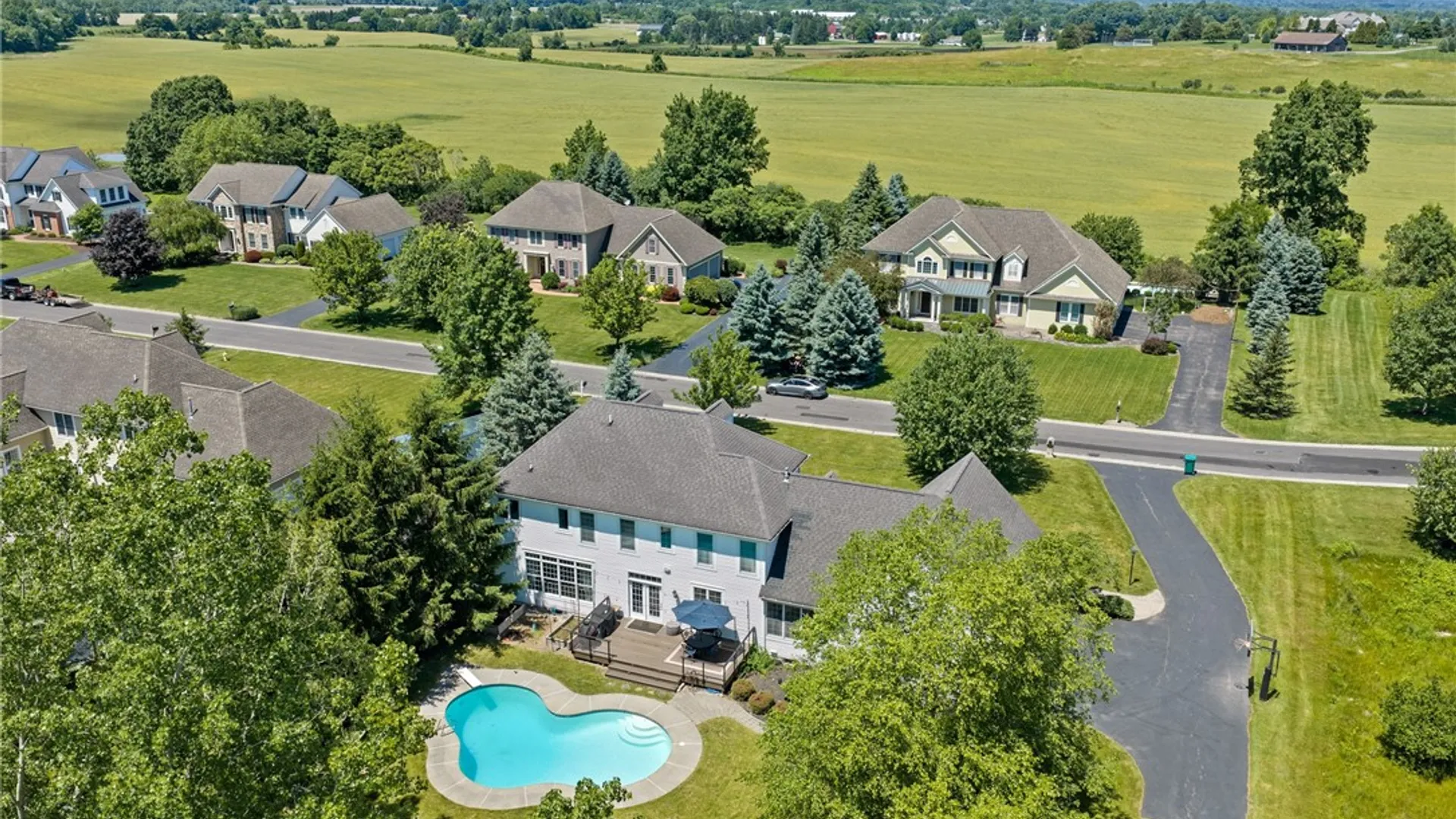 Property at 8 Turning Leaf Drive, Pittsford, NY 14534 6