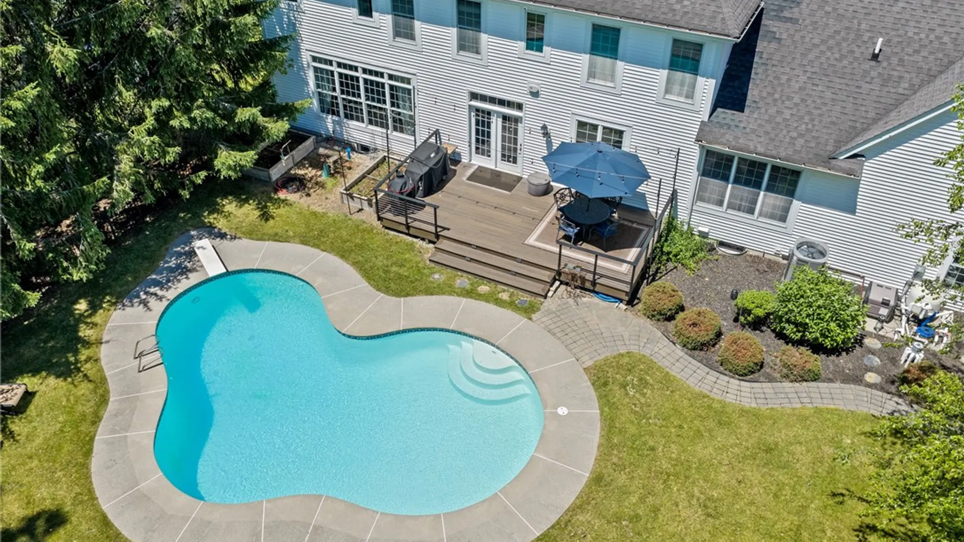Property at 8 Turning Leaf Drive, Pittsford, NY 14534 7