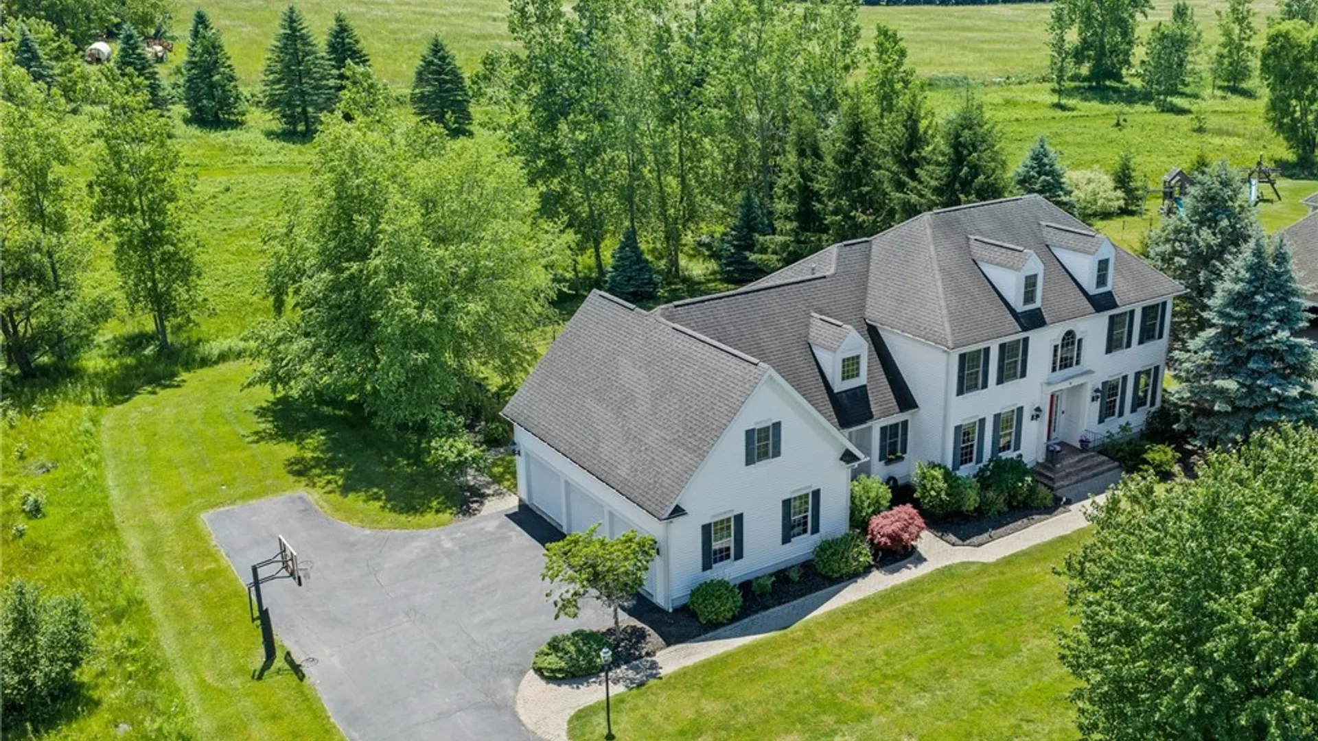Property at 8 Turning Leaf Drive, Pittsford, NY 14534 8