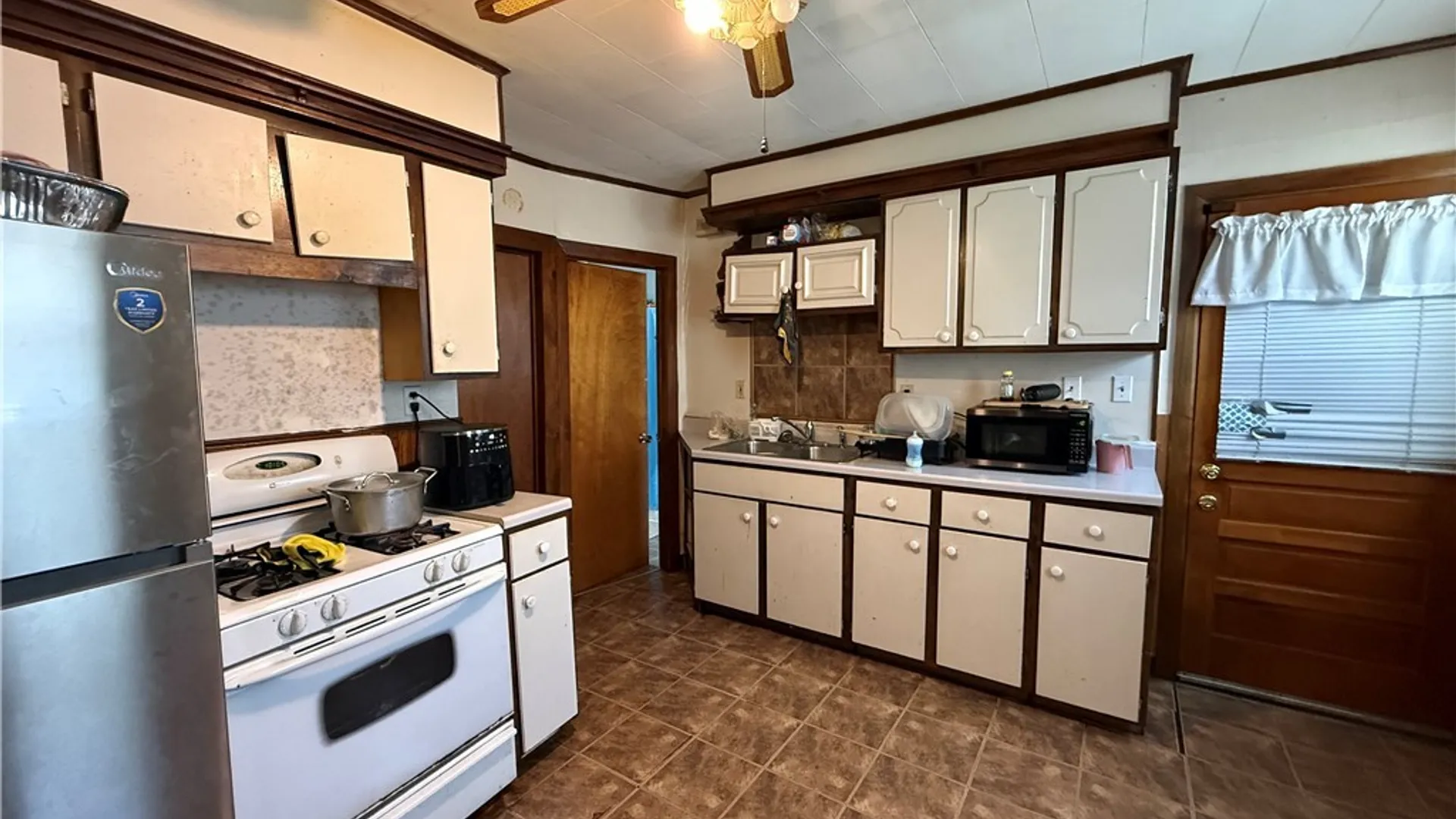 Property at 1519 Butternut Street, Syracuse, NY 13208 3