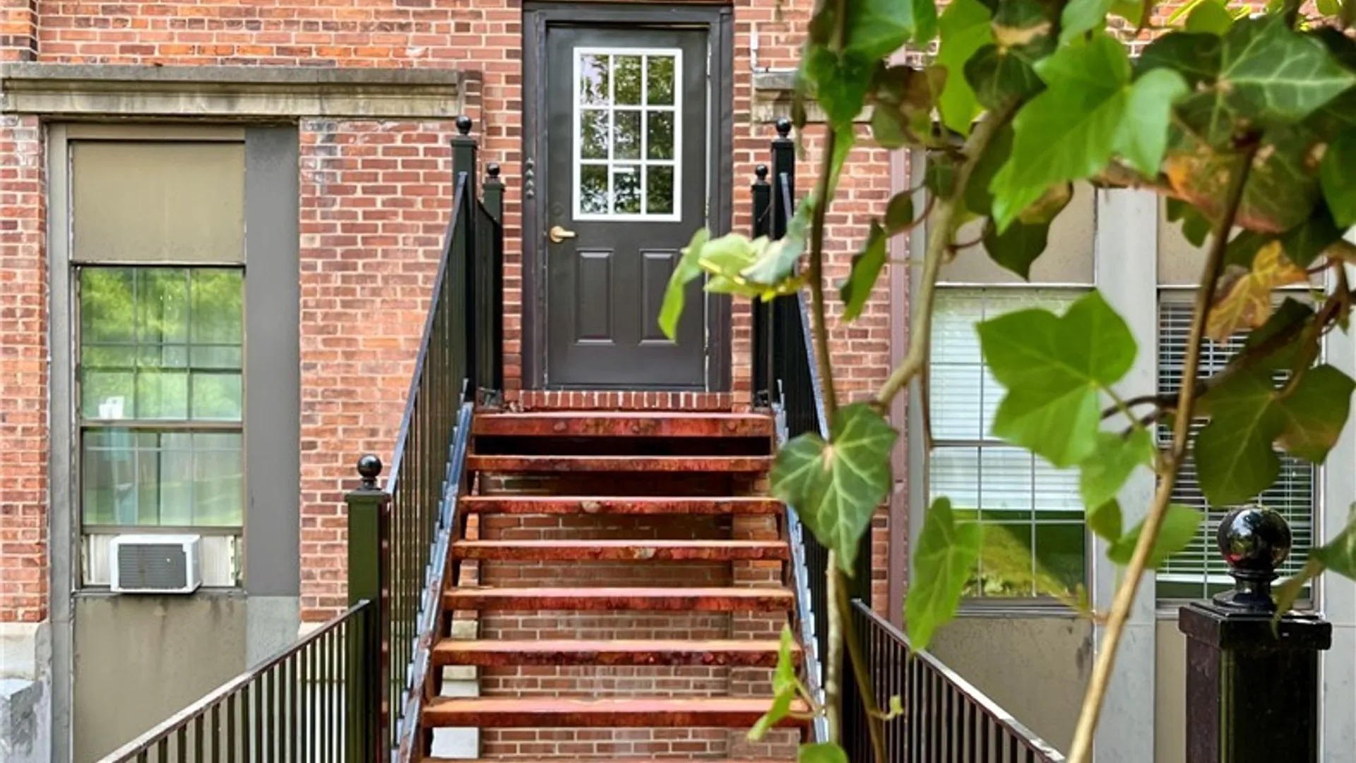 Property at 917 Madison St, Syracuse, NY 13210 2
