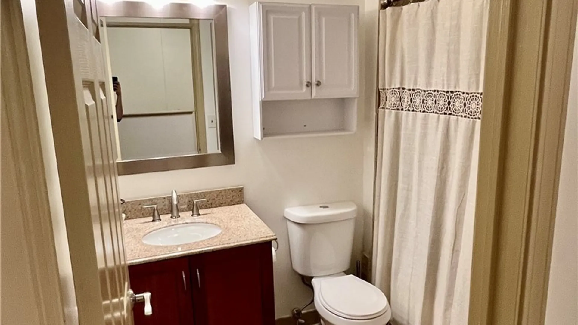 Property at 917 Madison St, Syracuse, NY 13210 20