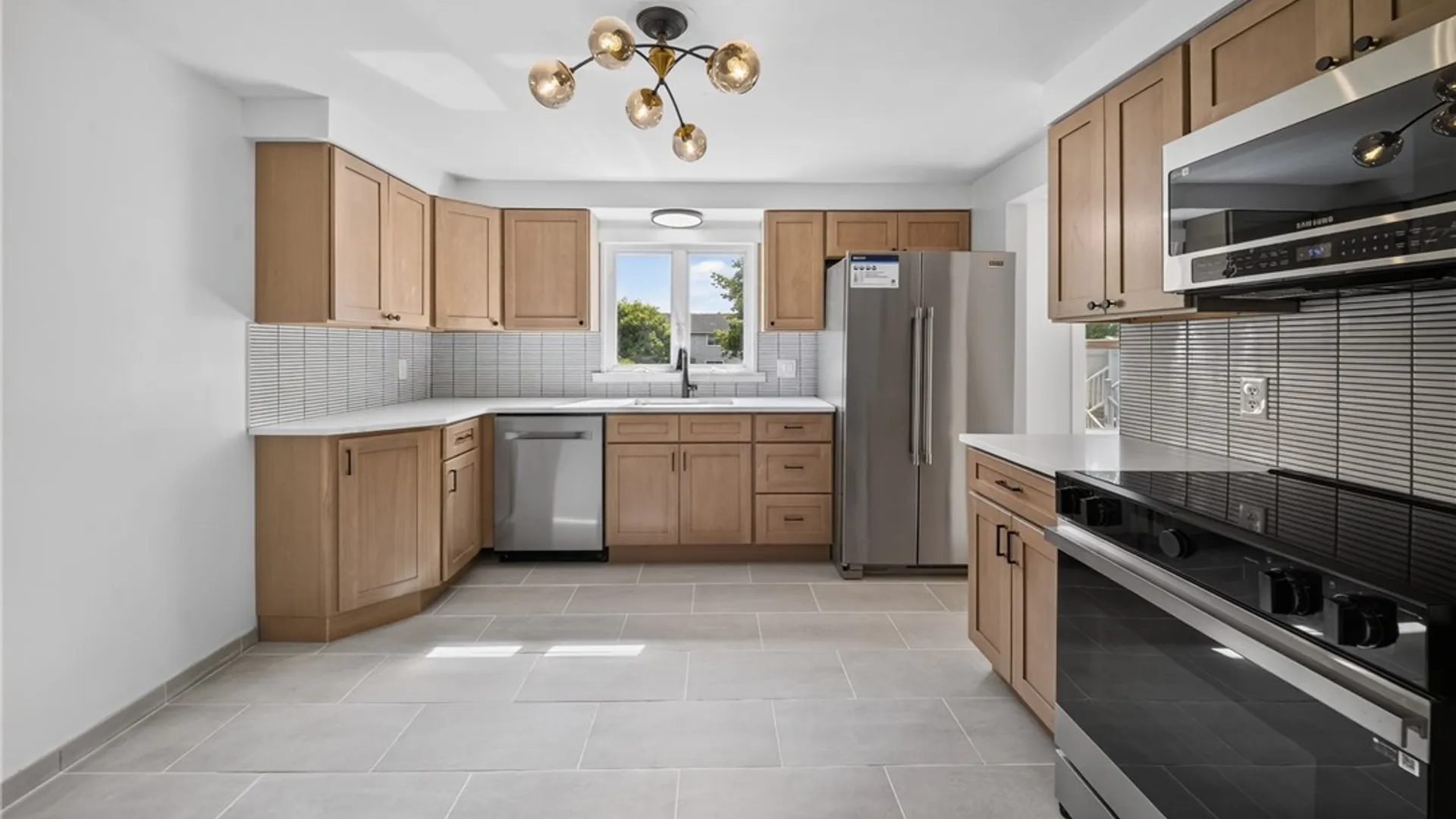 Property at 412 Swansea Avenue, Salina, NY 13206 6