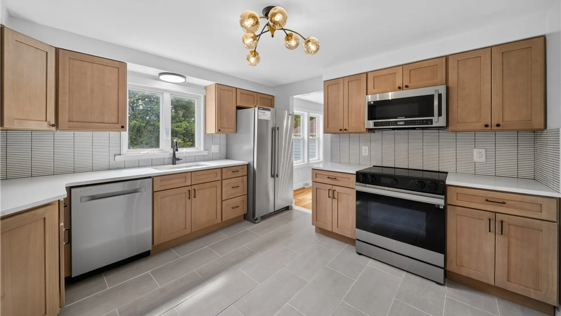 Property at 412 Swansea Avenue, Salina, NY 13206 7