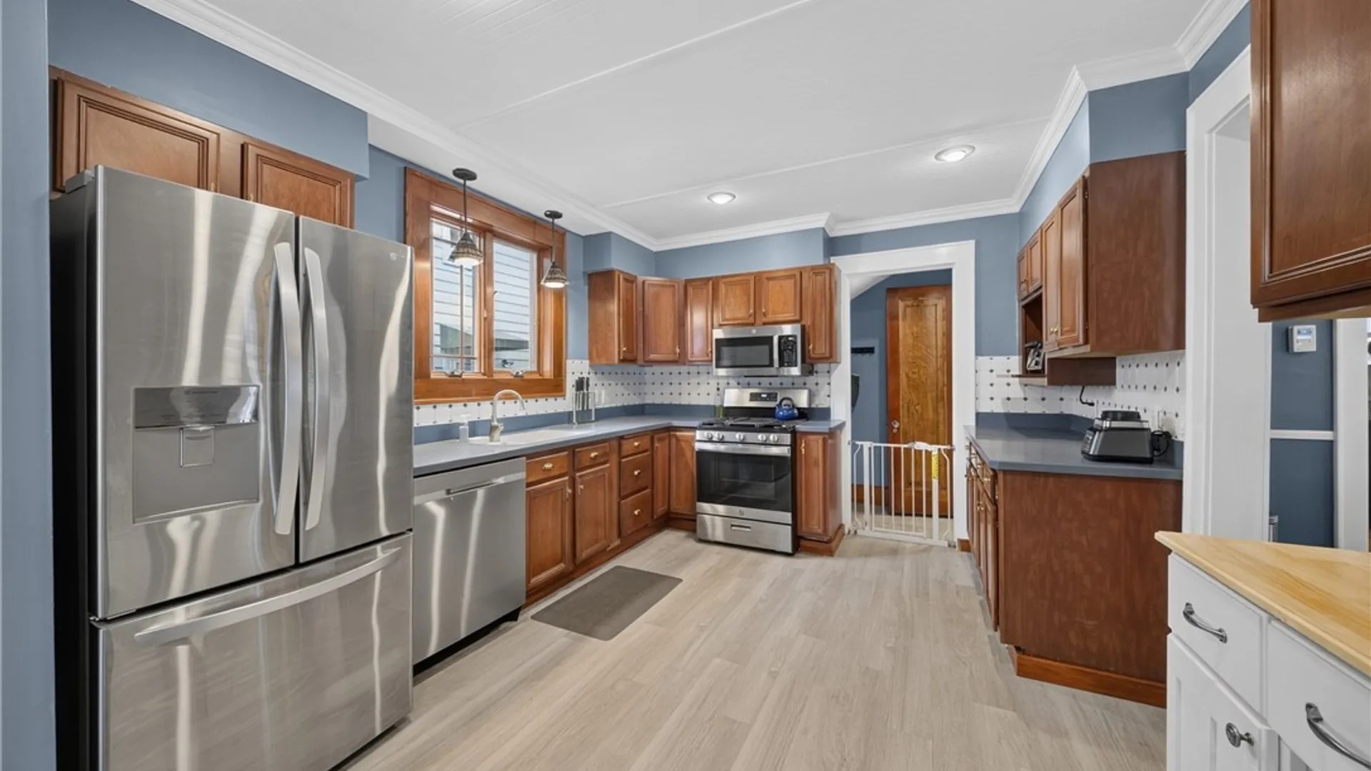 Property at 213 Hickok Avenue, Syracuse, NY 13206 16