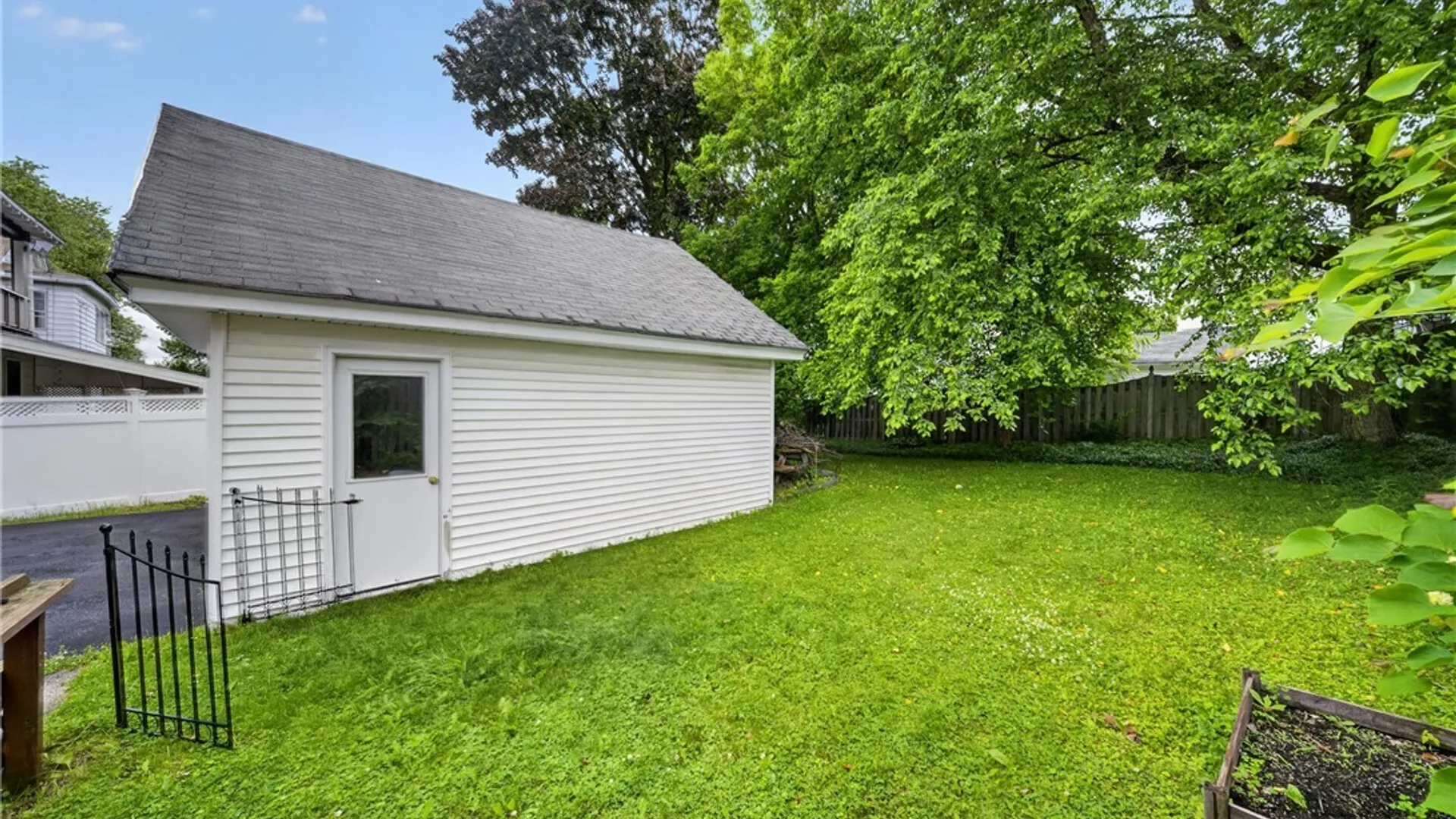 Property at 213 Hickok Avenue, Syracuse, NY 13206 44