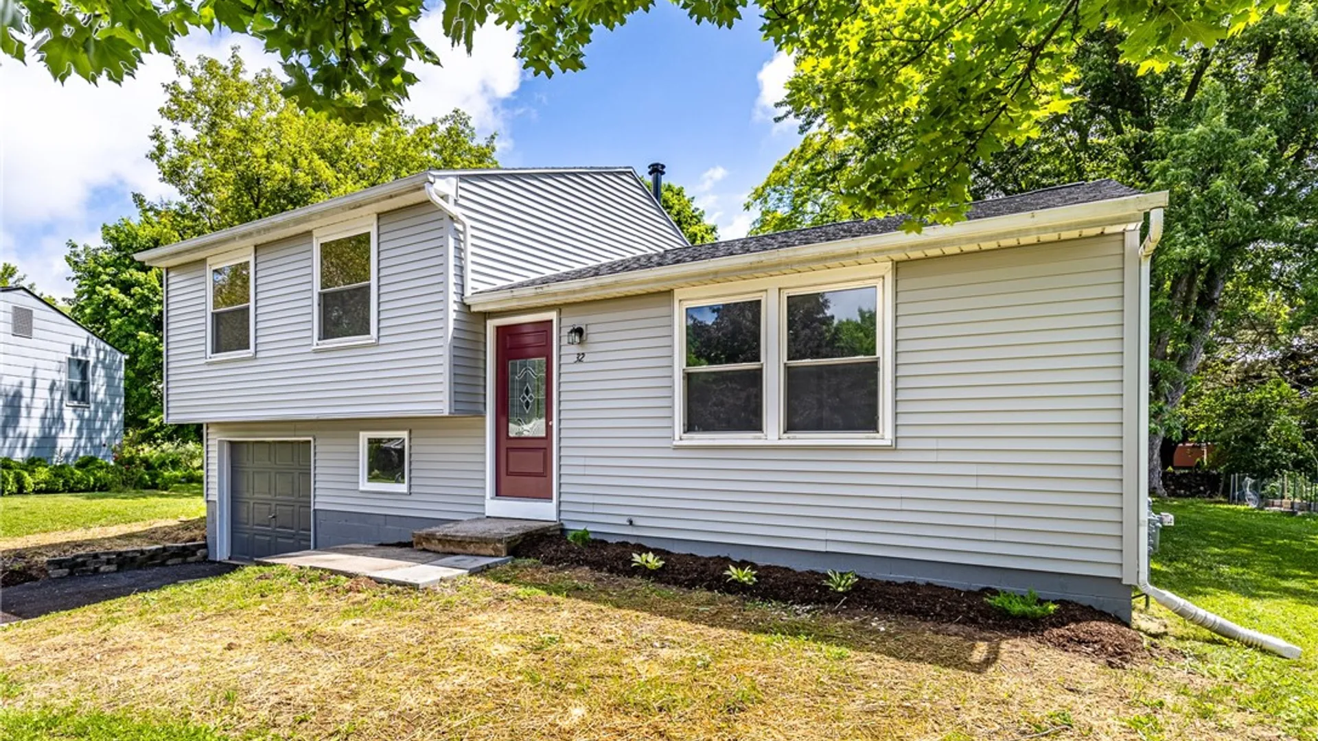Property at 32 Coachlight Circle, Farmington, NY 14425 3