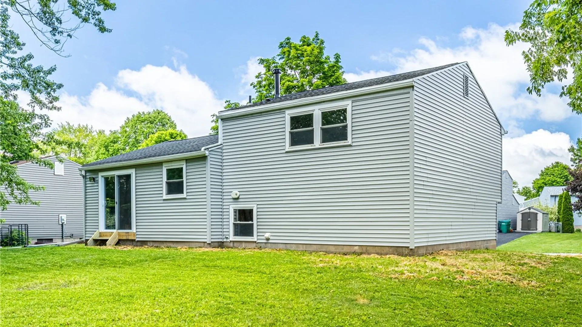 Property at 32 Coachlight Circle, Farmington, NY 14425 40