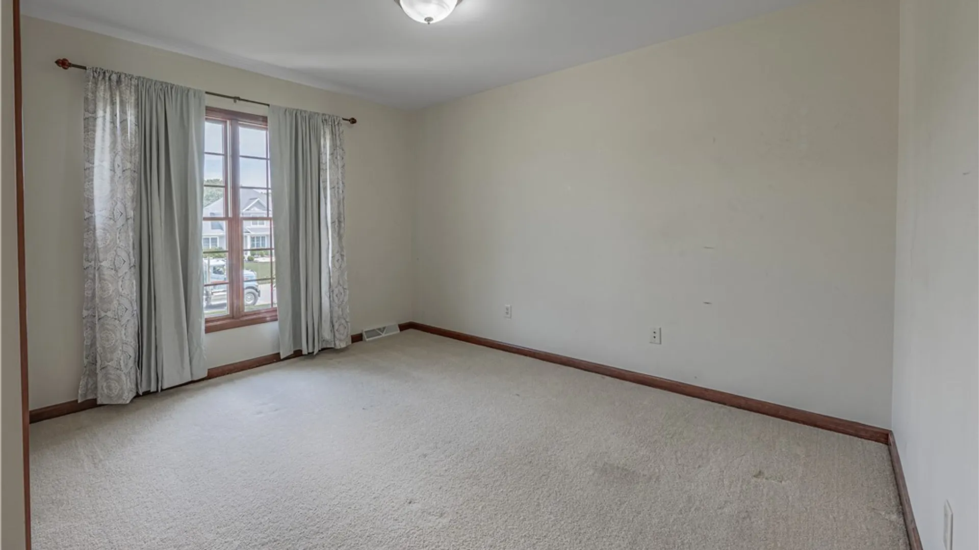 Property at 3870 Ontario Drive, Wheatfield, NY 14120 32
