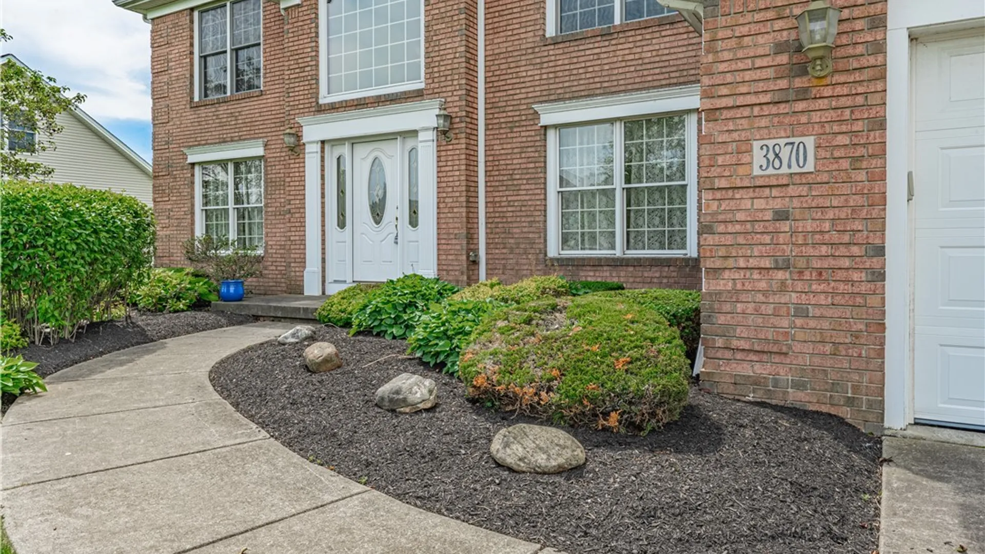 Property at 3870 Ontario Drive, Wheatfield, NY 14120 4