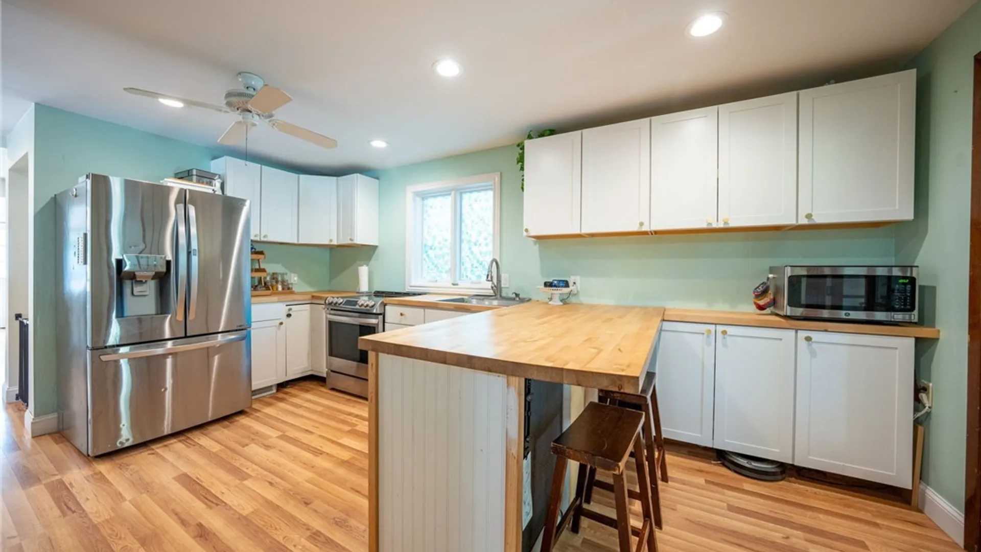 Property at 136 S Lincoln Avenue, Orchard Park, NY 14127 15