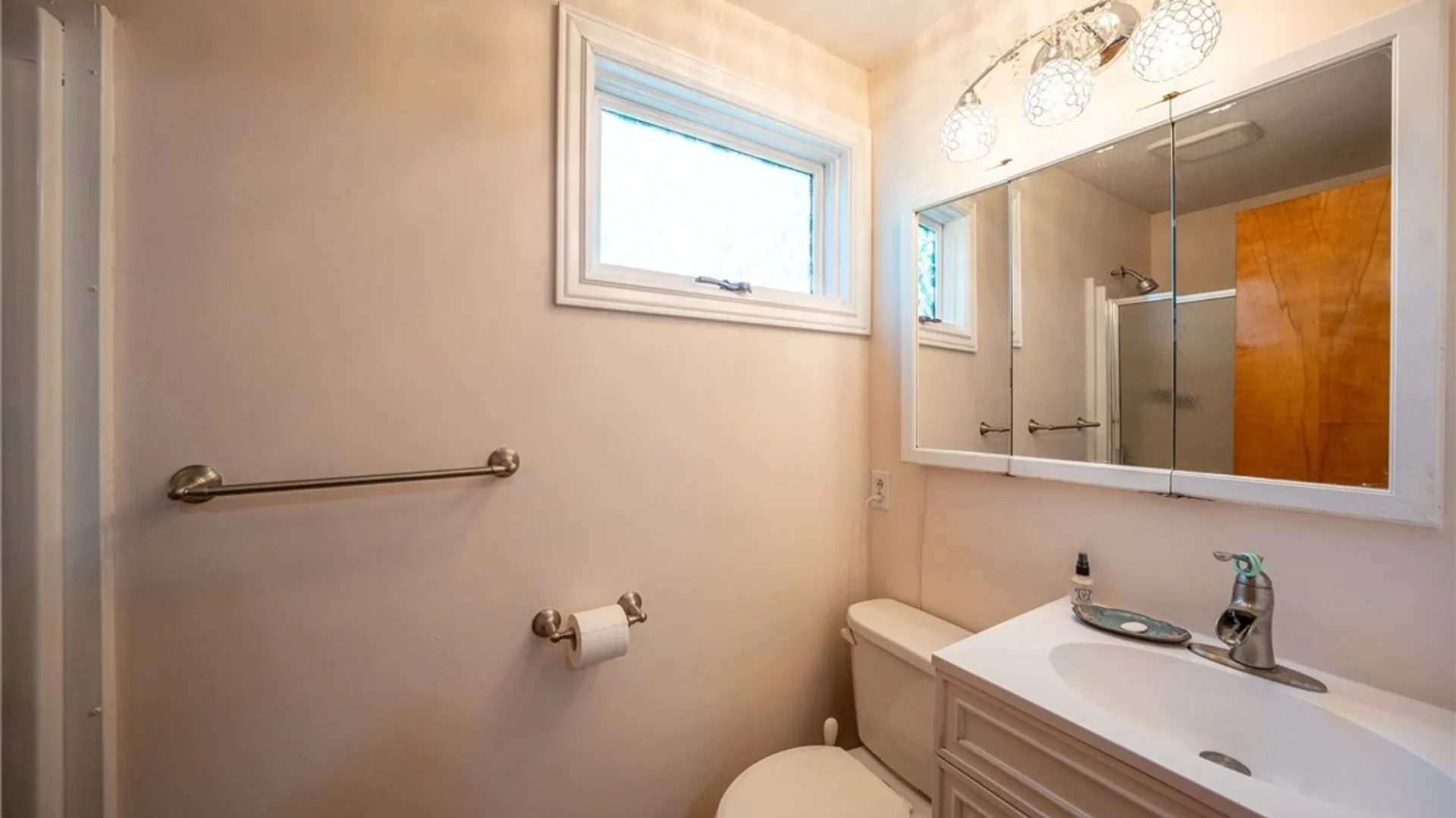 Property at 136 S Lincoln Avenue, Orchard Park, NY 14127 22