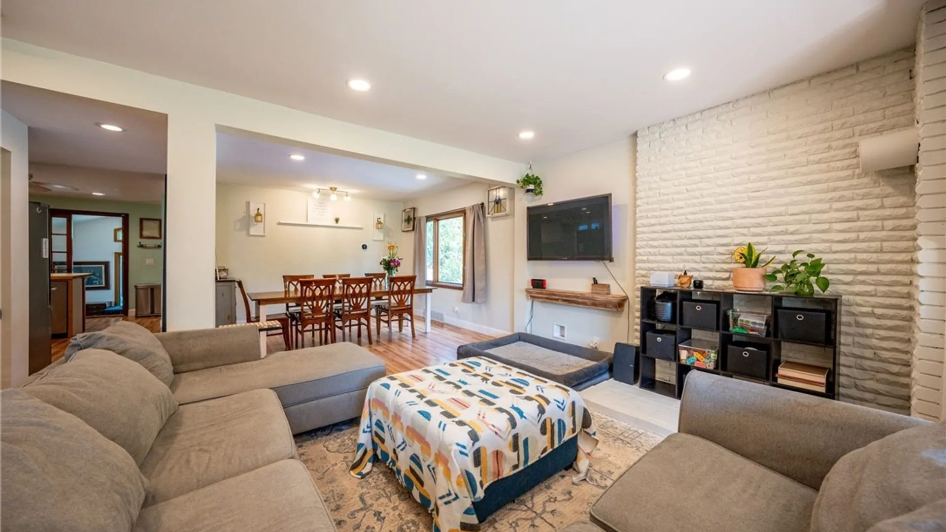 Property at 136 S Lincoln Avenue, Orchard Park, NY 14127 9