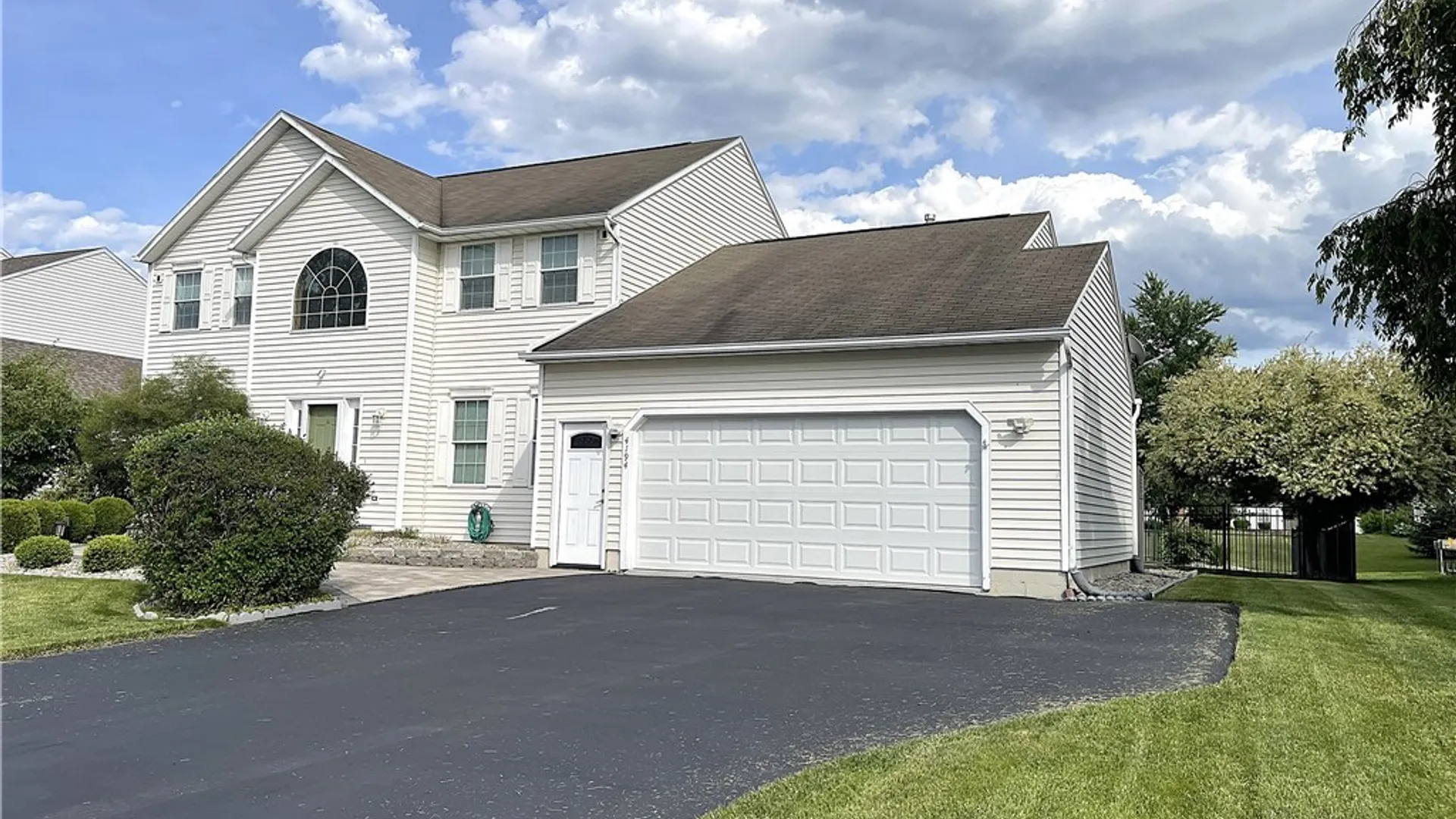 Property at 4194 Chokecherry, Clay, NY 13090 2