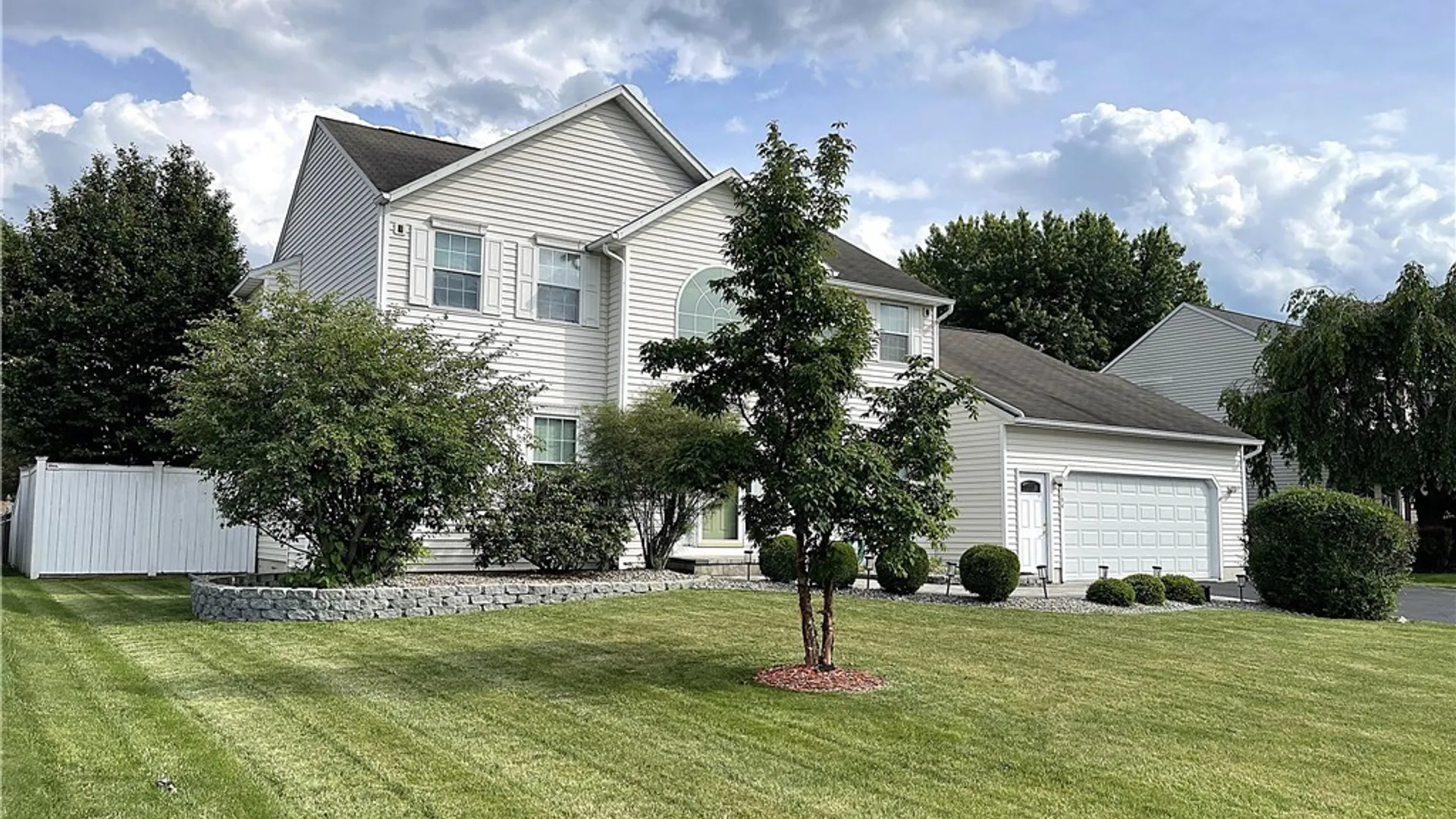 Property at 4194 Chokecherry, Clay, NY 13090 3