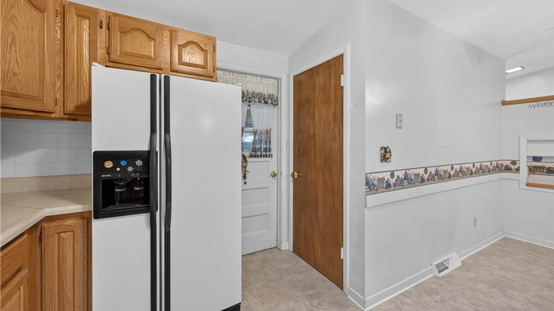 Property at 11 Bellewood Circle, Cicero, NY 13212 21