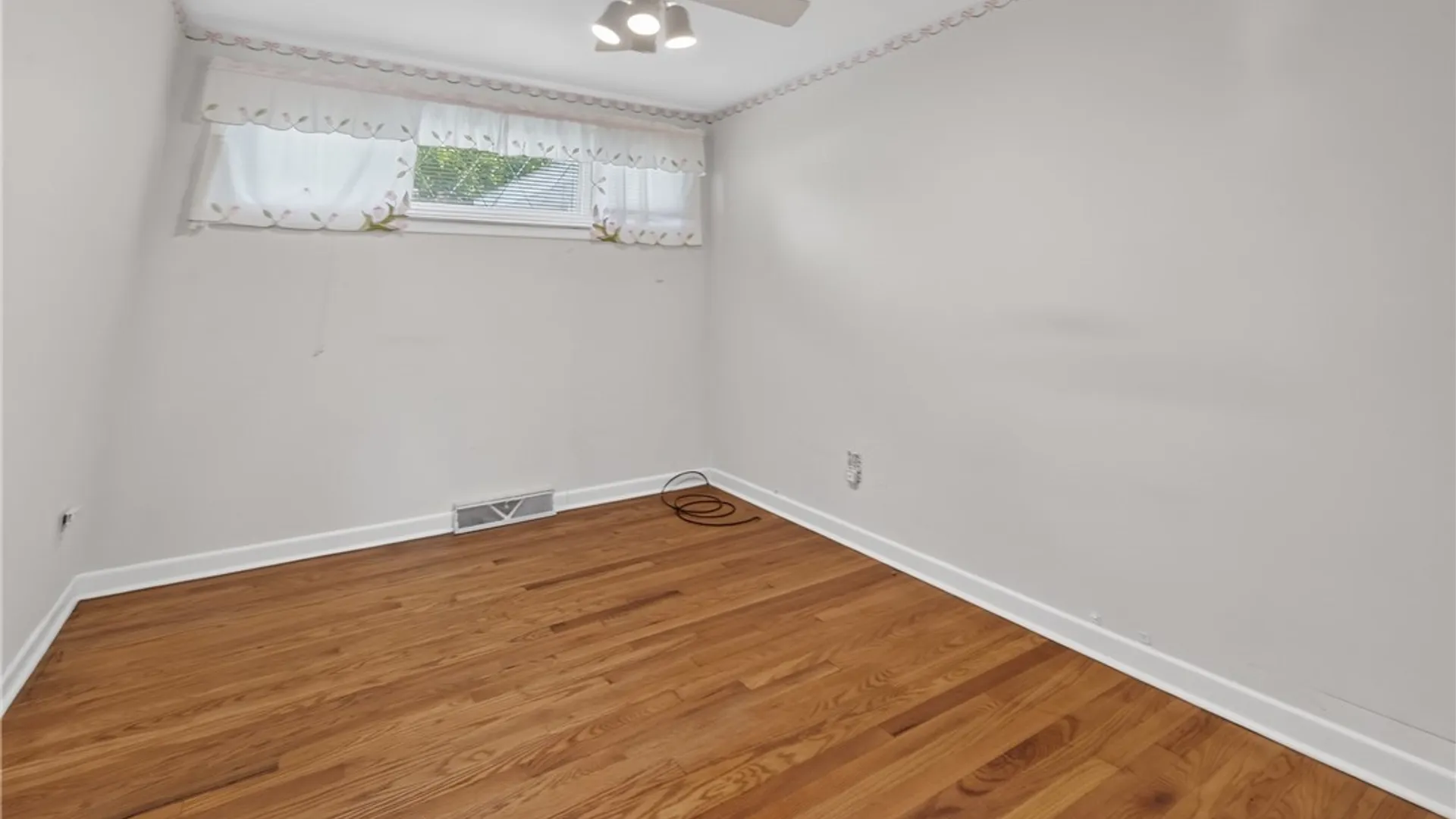 Property at 11 Bellewood Circle, Cicero, NY 13212 25