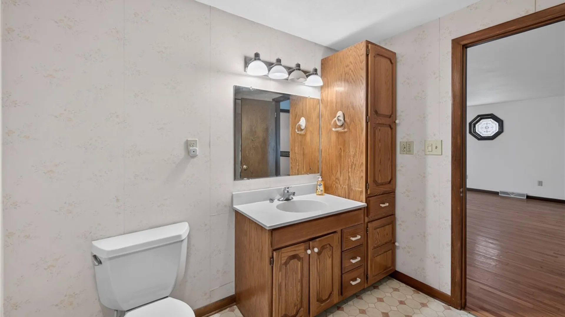 Property at 11 Bellewood Circle, Cicero, NY 13212 28