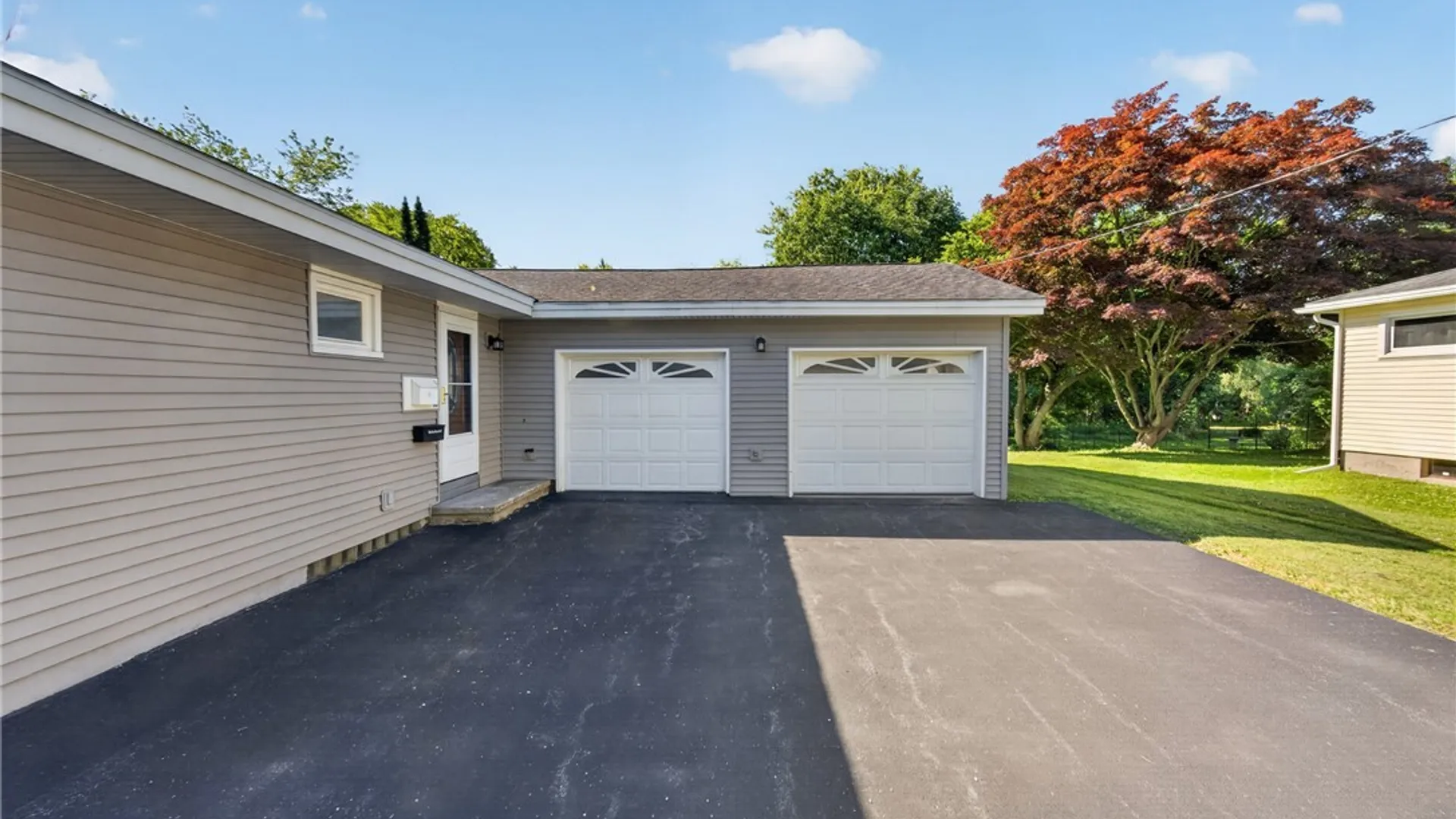 Property at 11 Bellewood Circle, Cicero, NY 13212 31