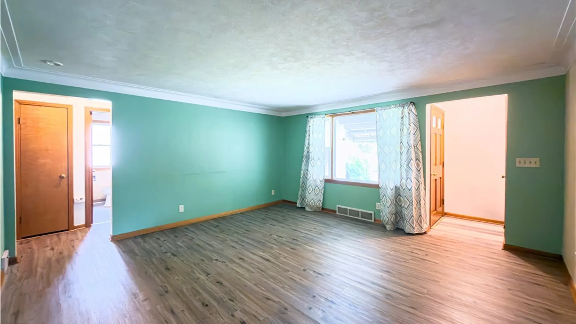 Property at 406 Callodine Avenue, Amherst, NY 14226 7