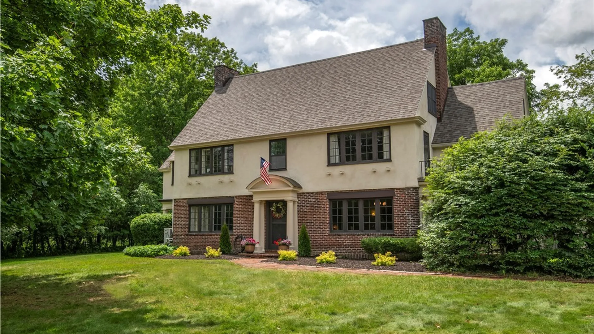 Property at 1108 Parkway, Utica, NY 13501 3