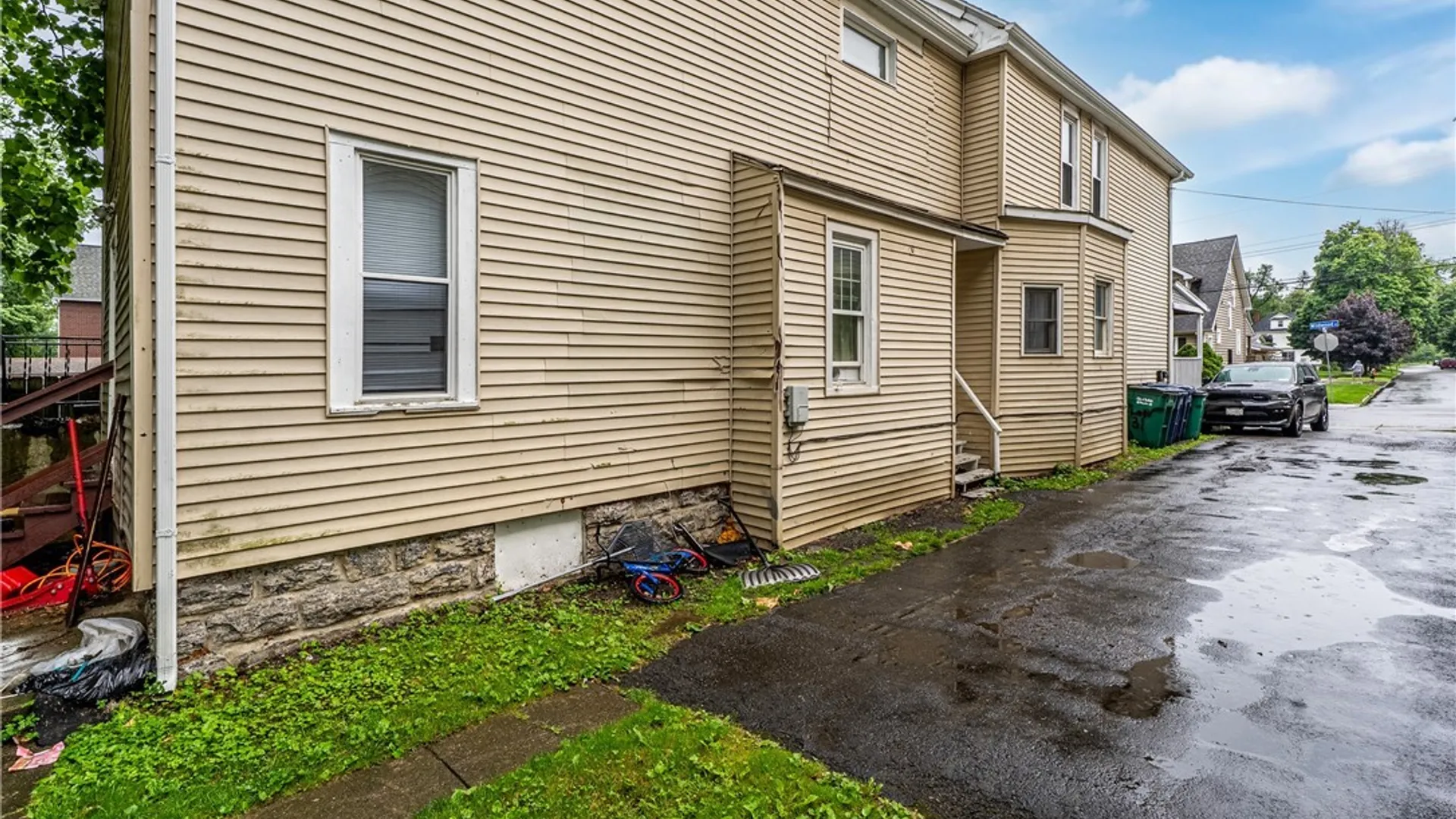 Property at 31 Wildwood Place, Buffalo, NY 14210 3