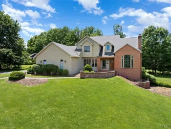 Property at 7100 Braxton Cir, DeWitt, NY 13066