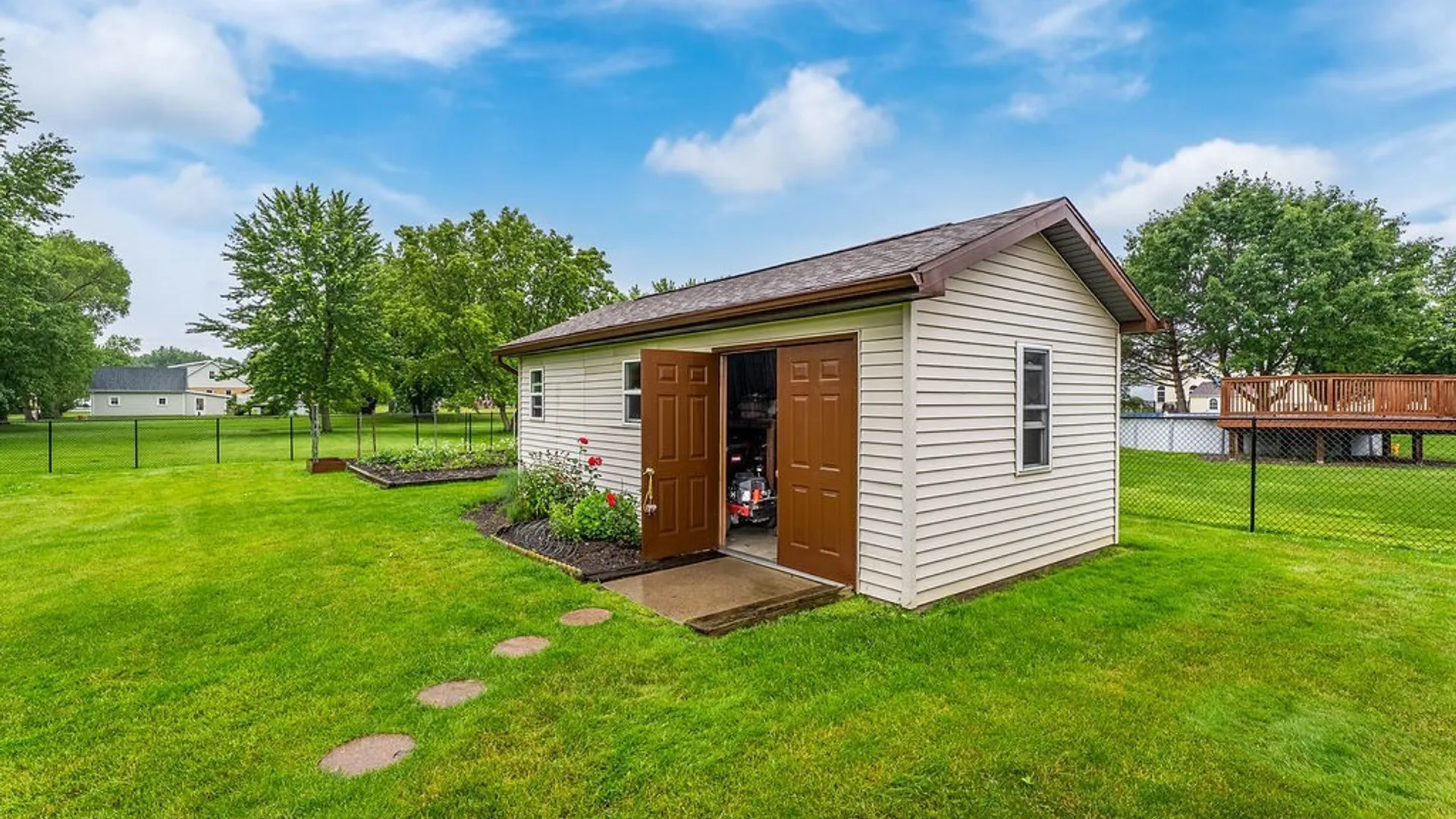 Property at 52 Tomahawk, Lancaster, NY 14086 10