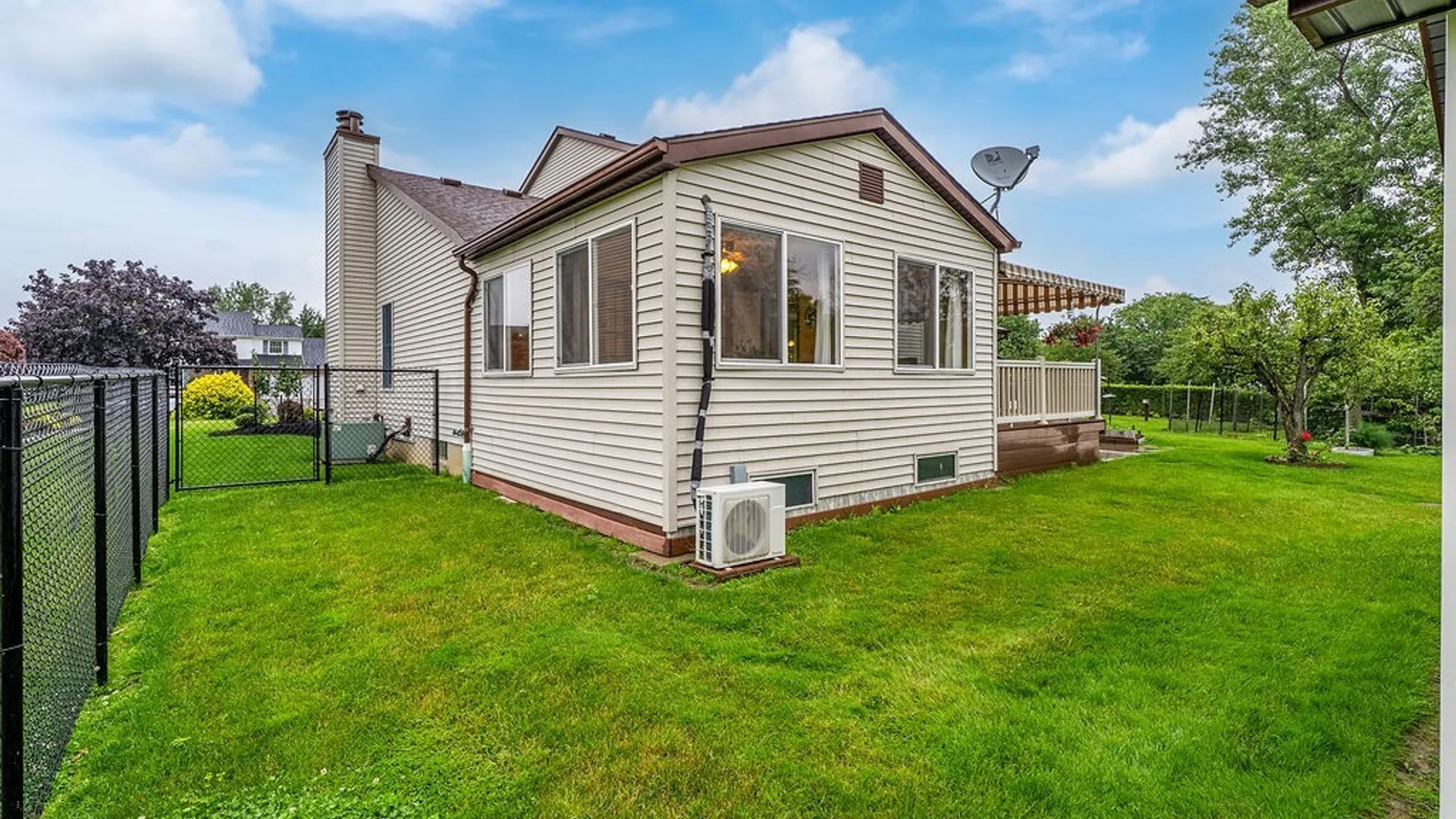 Property at 52 Tomahawk, Lancaster, NY 14086 7