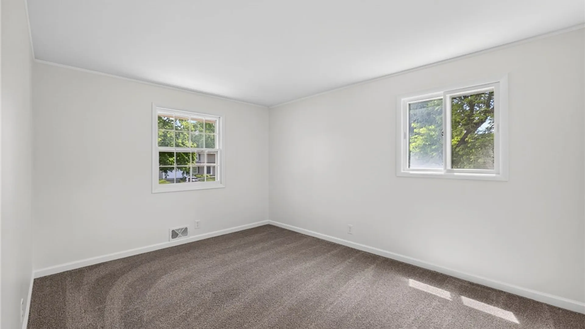 Property at 37 Ledgewood Circle, Greece, NY 14615 18