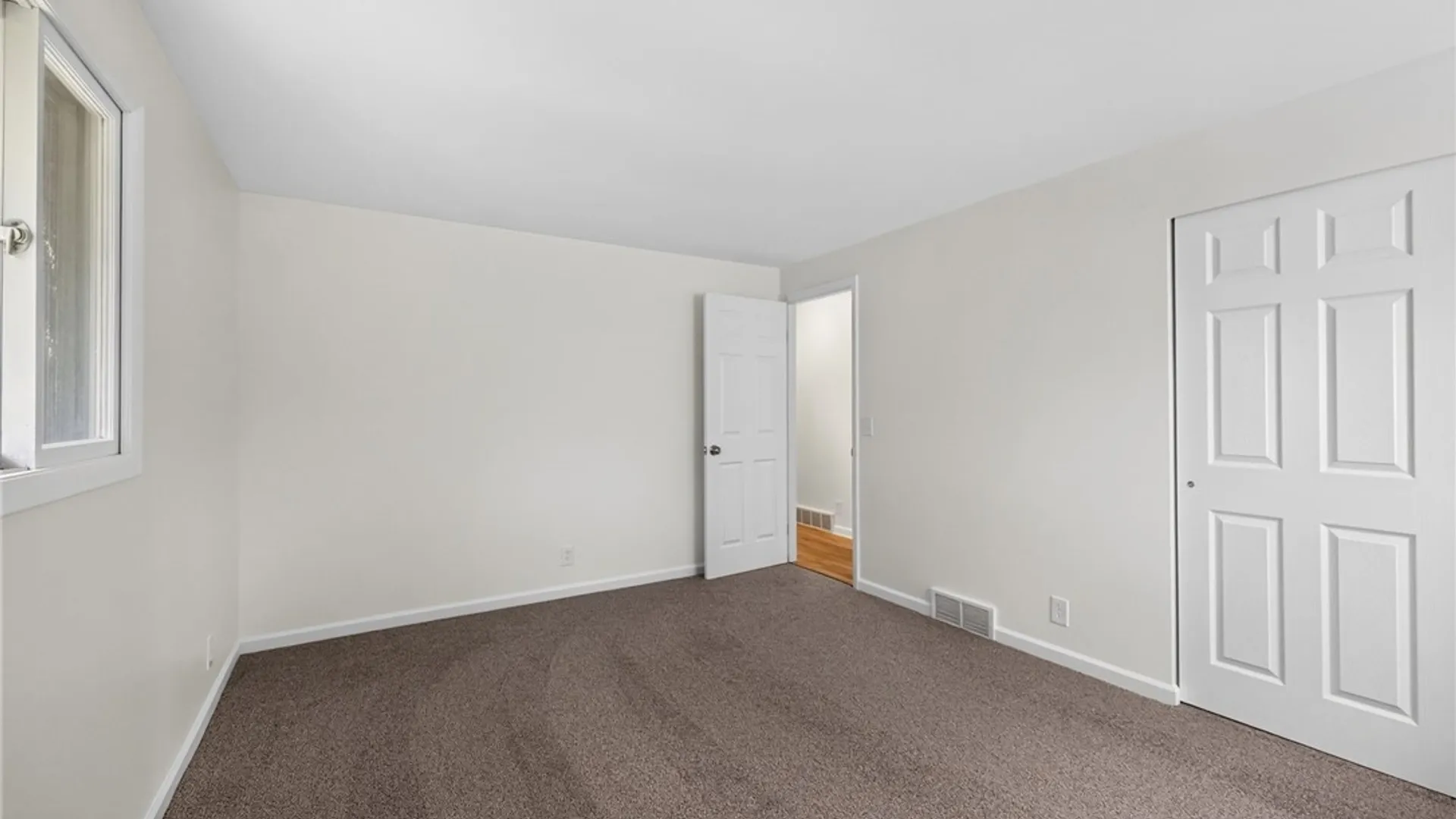 Property at 37 Ledgewood Circle, Greece, NY 14615 19