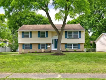 Property at 37 Ledgewood Circle, Greece, NY 14615