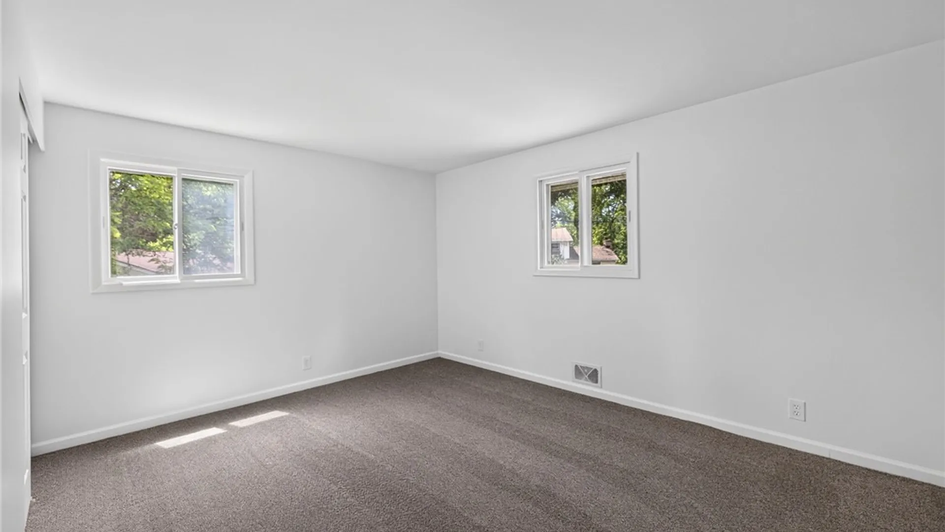 Property at 37 Ledgewood Circle, Greece, NY 14615 22