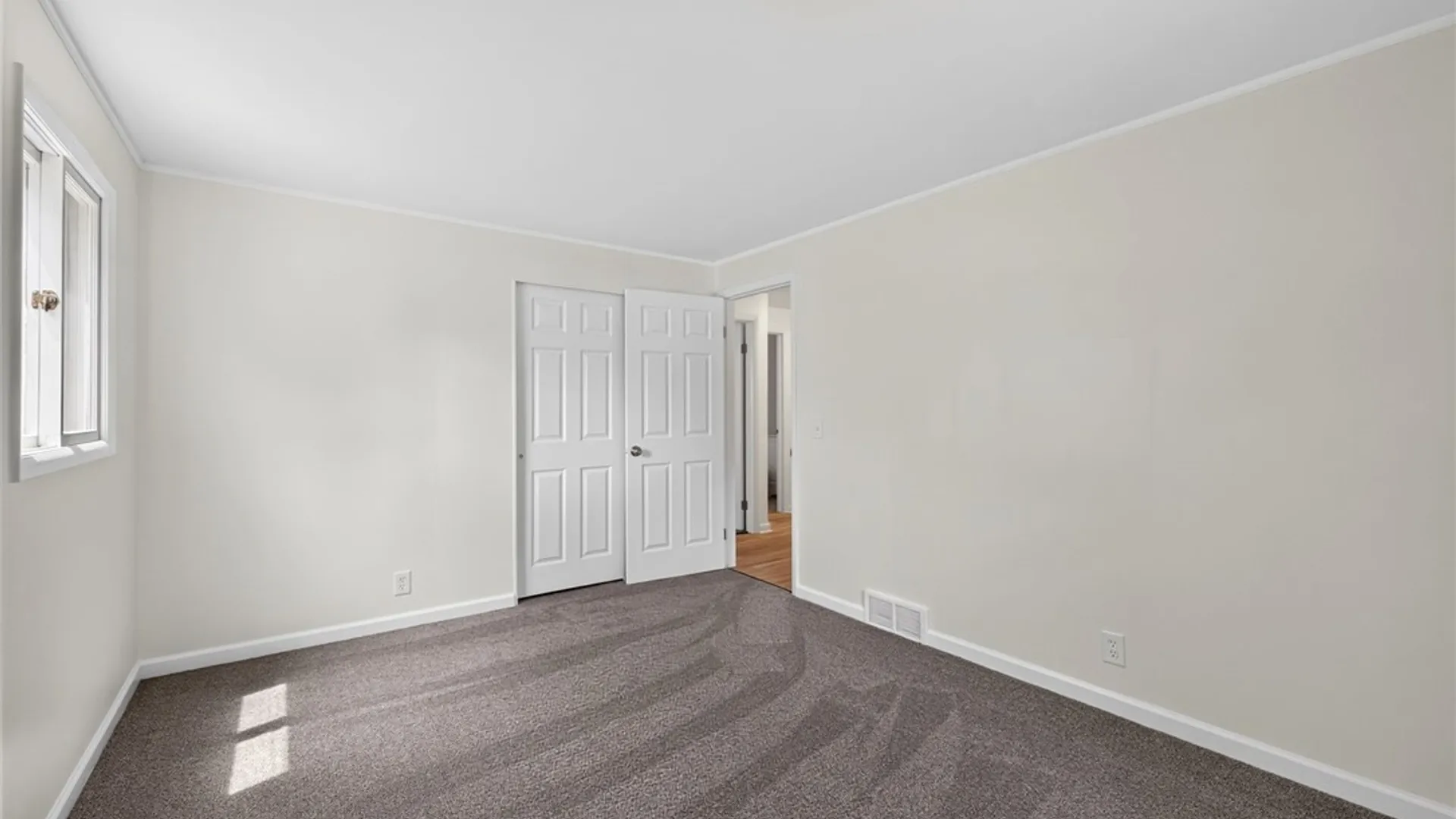 Property at 37 Ledgewood Circle, Greece, NY 14615 23
