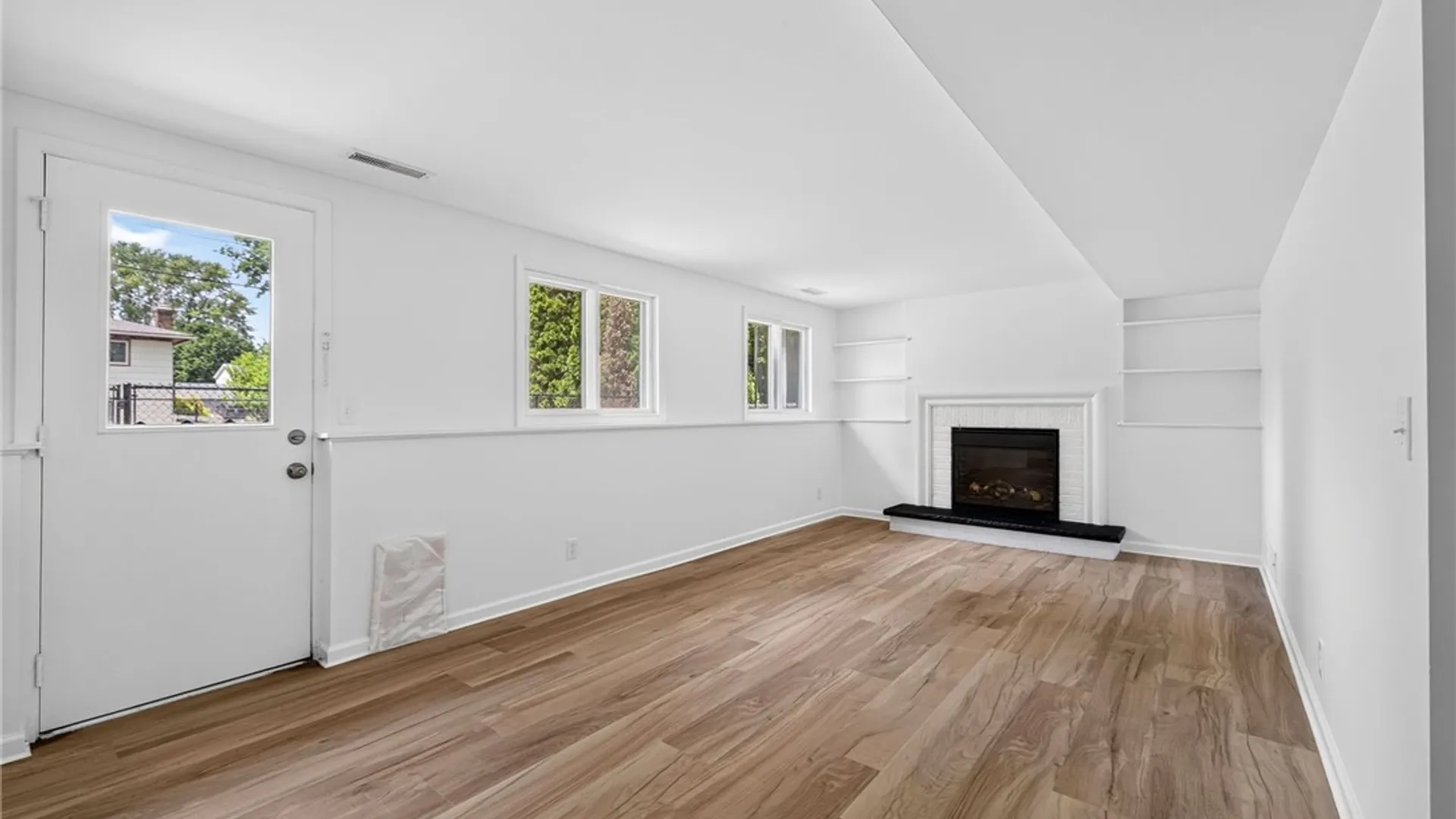 Property at 37 Ledgewood Circle, Greece, NY 14615 26