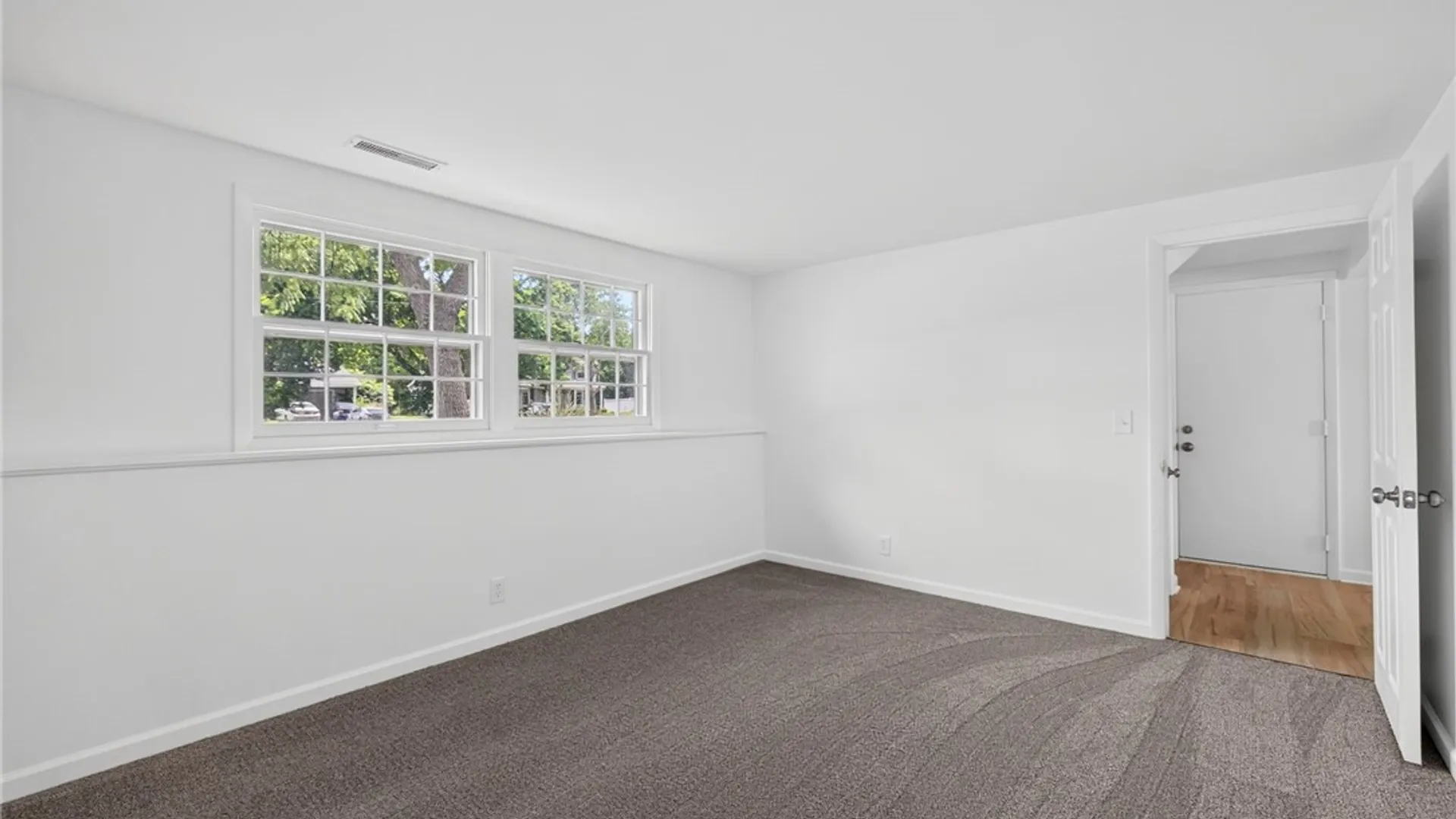 Property at 37 Ledgewood Circle, Greece, NY 14615 31