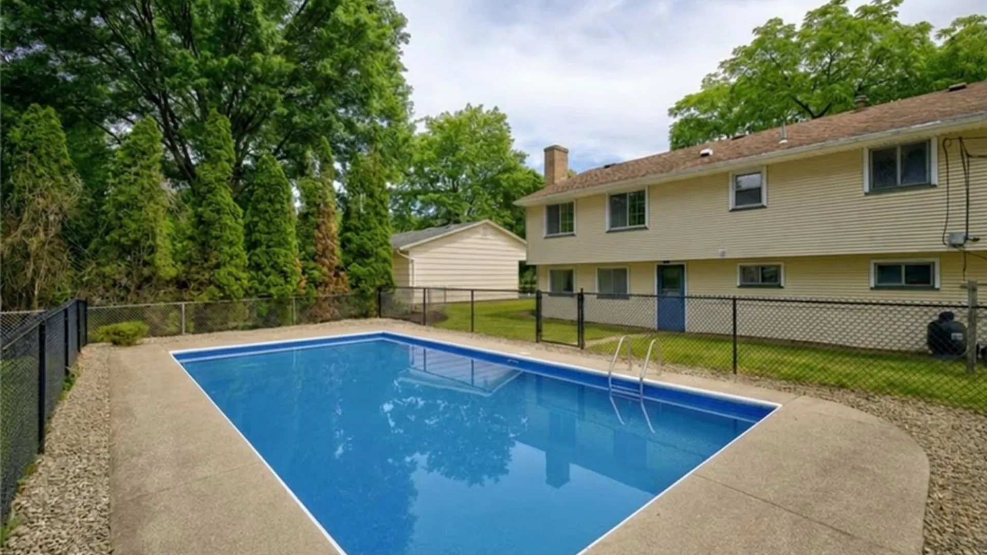 Property at 37 Ledgewood Circle, Greece, NY 14615 7