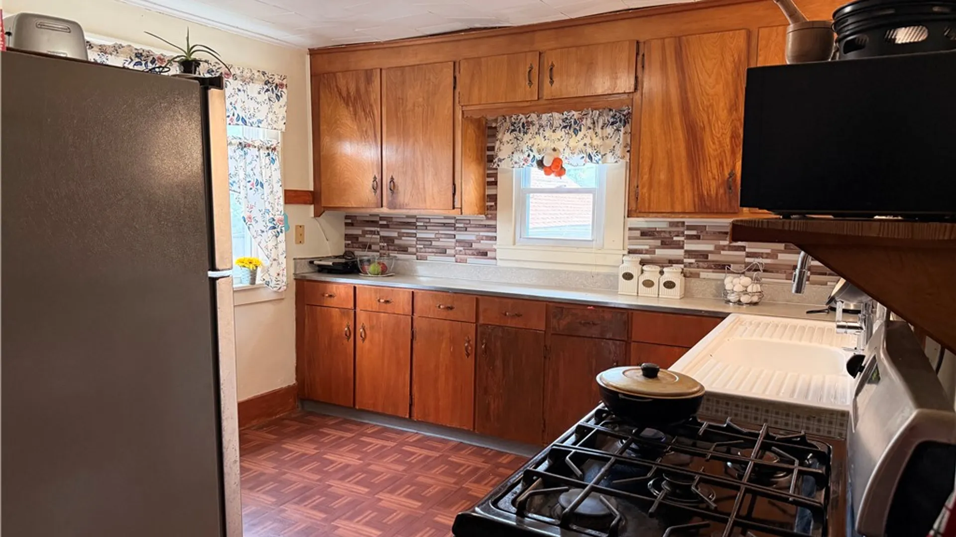 Property at 142 Rockview Terrace, Rochester, NY 14606 10